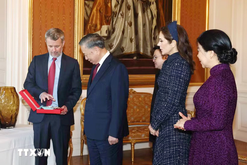 Nhà Vua Frederik X trao tặng Tổng Bí thư, Chủ tịch nước Tô Lâm Huân chương Voi (Order of the Elephant) - huân chương cao quý nhất của Vương quốc Đan Mạch