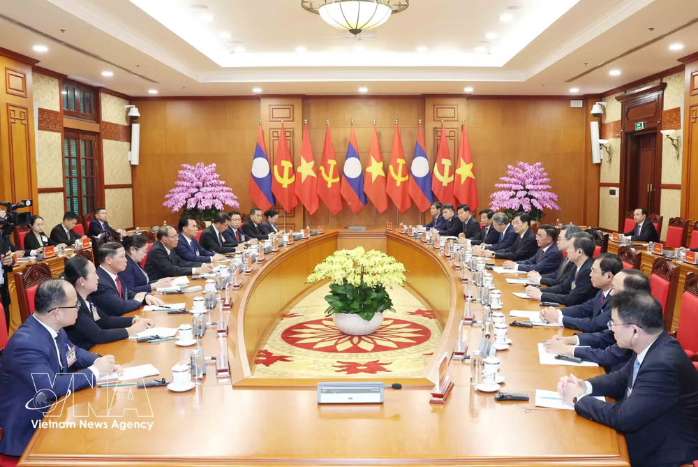 vnanet_potal-thuong-truc-ban-bi-thu-tran-cam-tu-hoi-dam-voi-thuong-truc-ban-bi-thu-trung-uong-dang-nhan-dan-cach-mang-lao-9089079.jpg