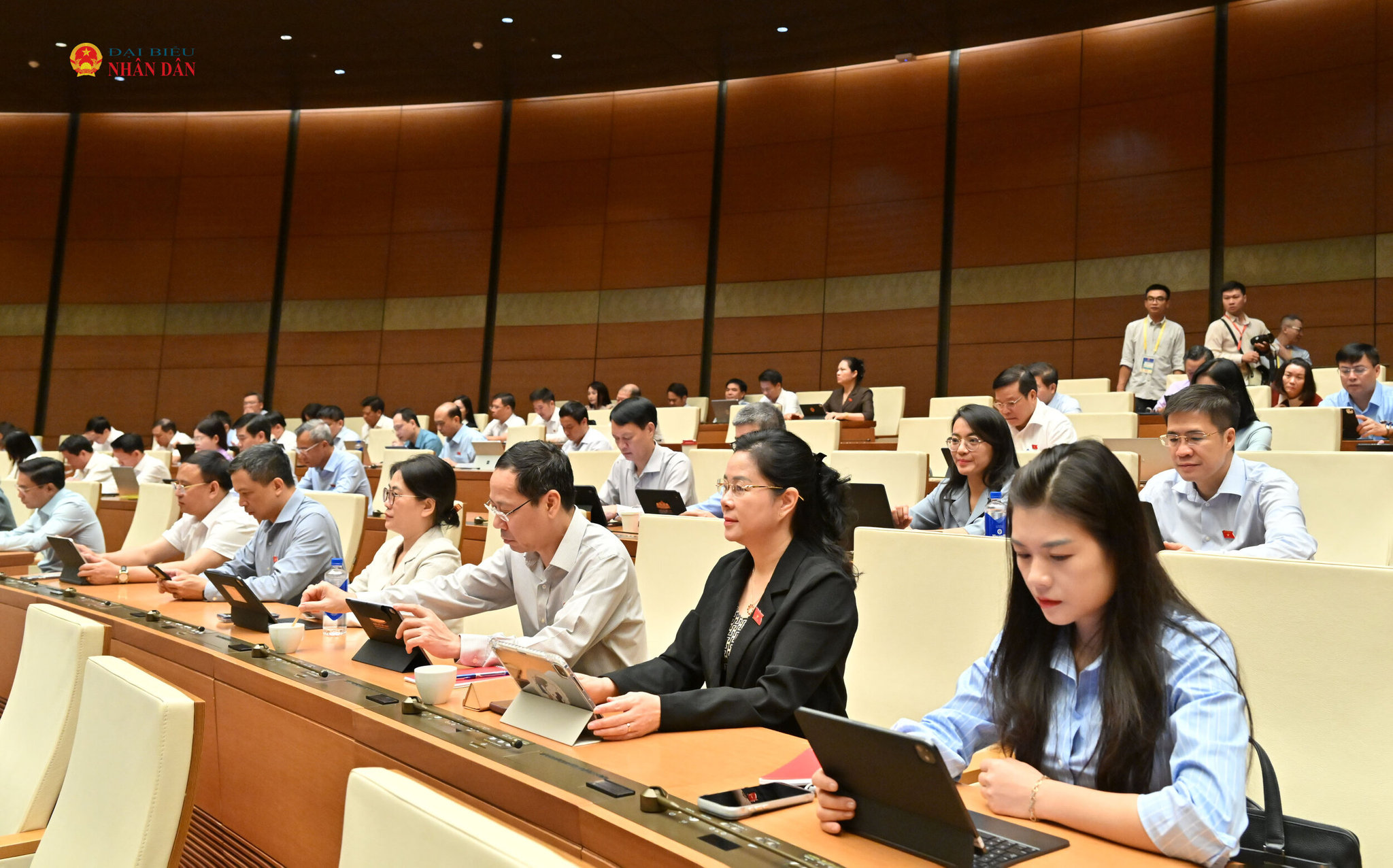 Các đại biểu tham dự phiên họp