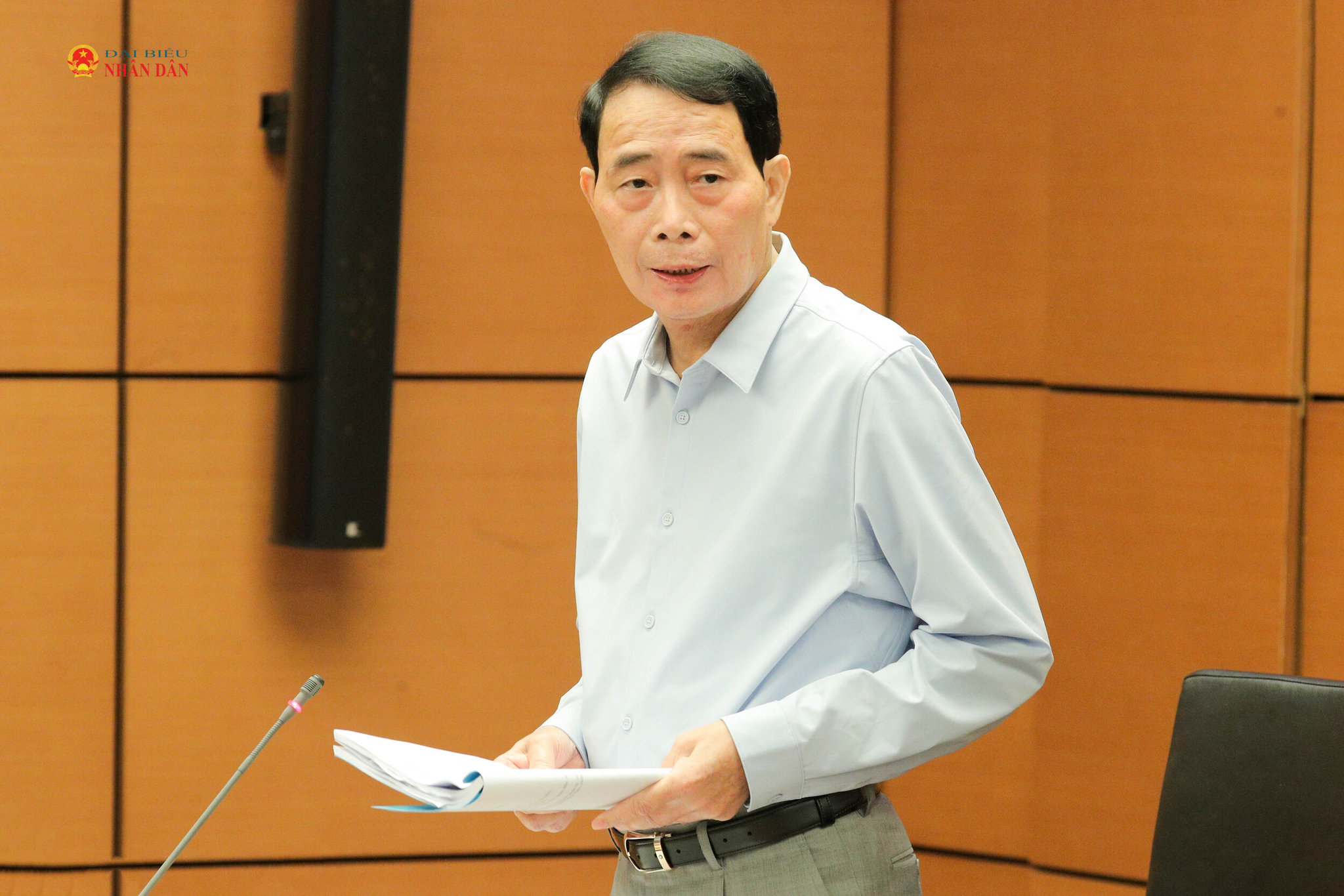 ĐBQH Lê Quốc Hùng (TP. Hồ Chí Minh) phát biểu. Ảnh Hồ Long