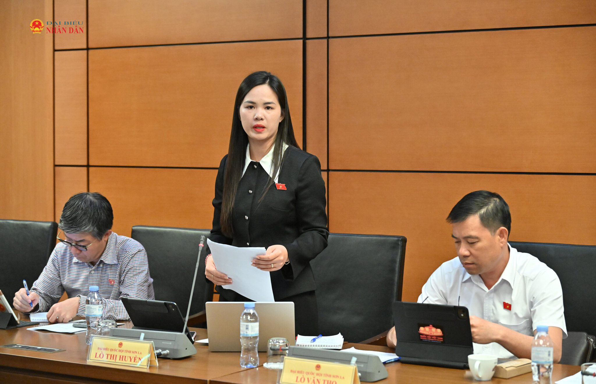ĐBQH Lò Thị Huyền (Sơn La)