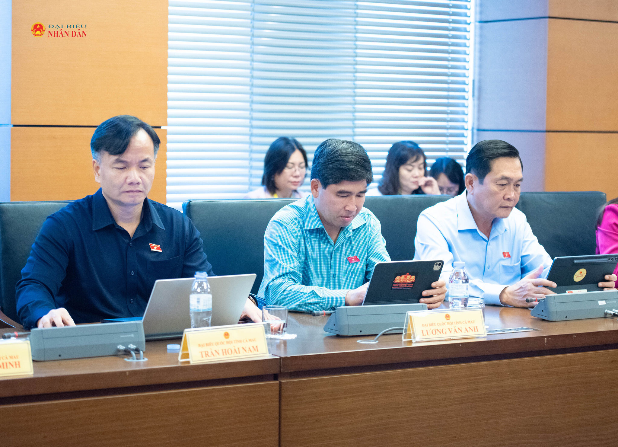 Đoàn ĐBQH tỉnh Cà Mau. Ảnh Xuân Quý (2)