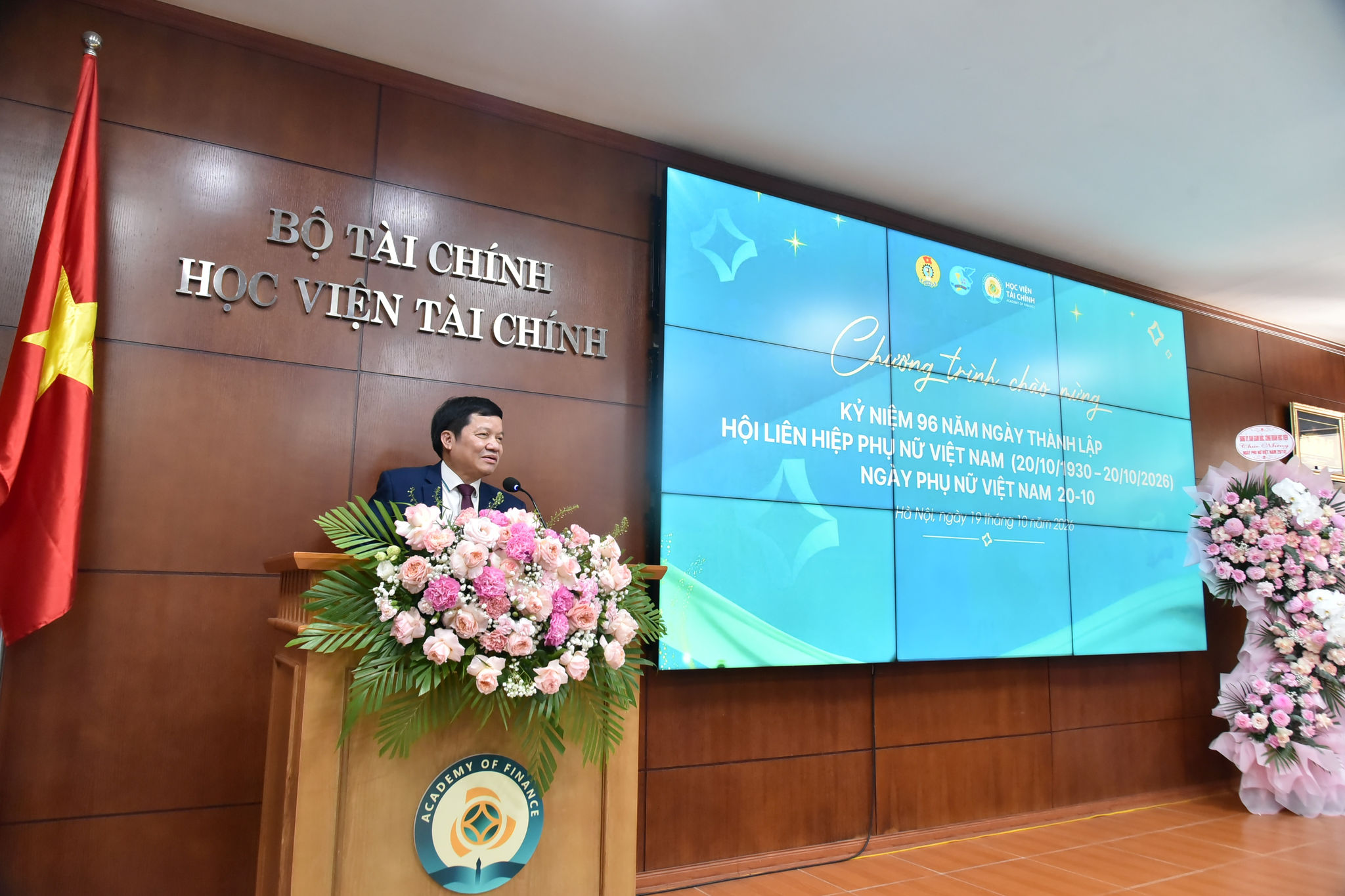 PGS.TS Nguyễn Mạnh Thiều, Phó Giám đốc Học viện Tài chính, Chủ tịch công đoàn phát biểu tại Hội thảo
