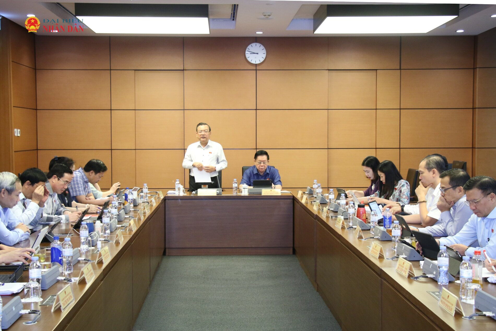 Quang cảnh thảo luận tại Tổ 6