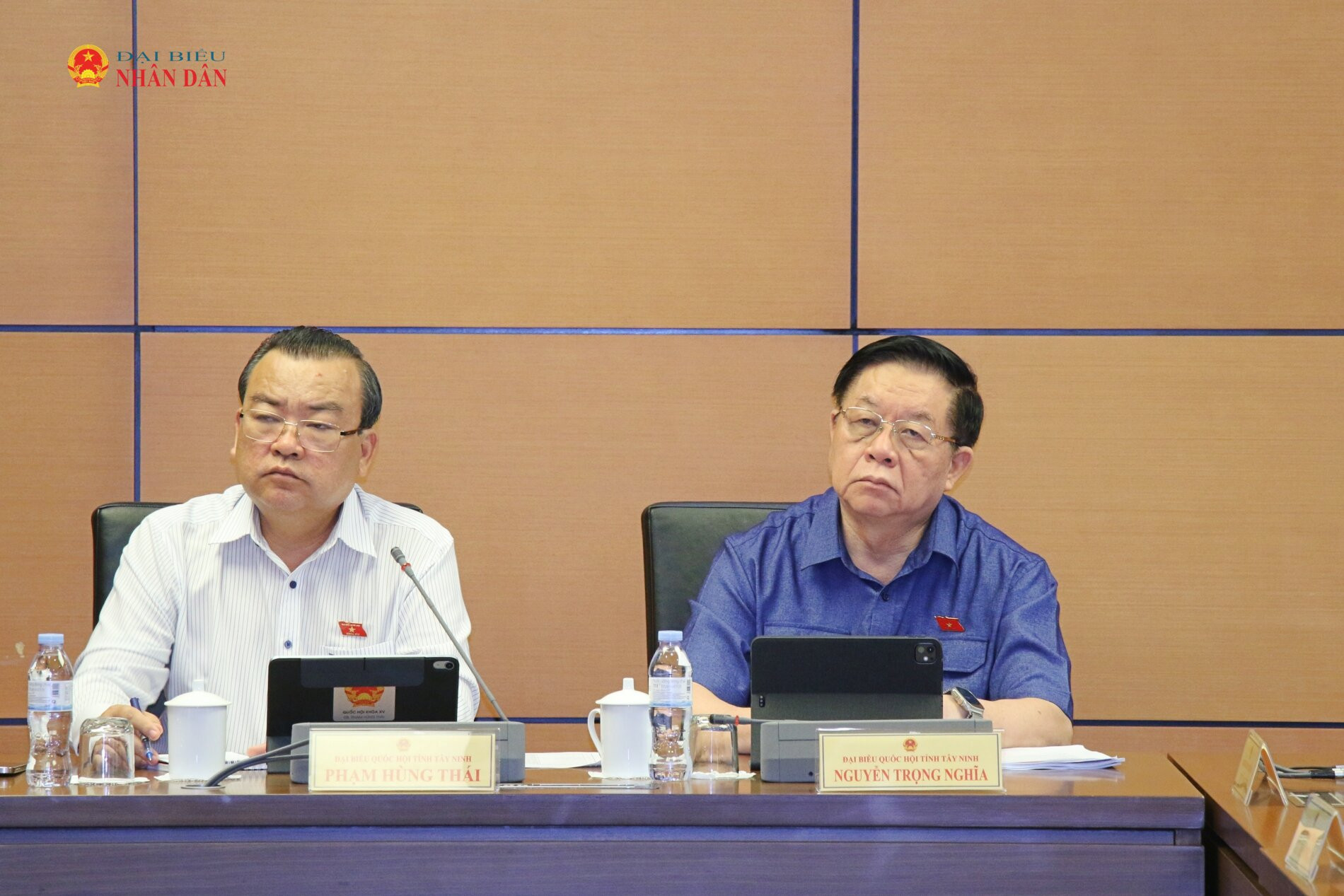 Các đại biểu tham dự phiên họp. Ảnh: Đắc Trường