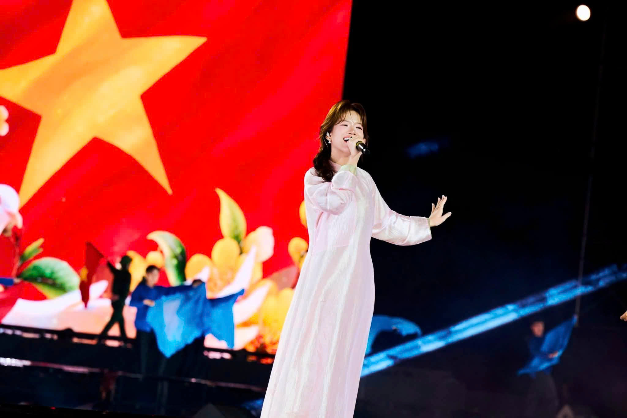 Nhiều nghệ sĩ nổi tiếng tham gia concert, trong đó có Lâm Bảo Ngọc