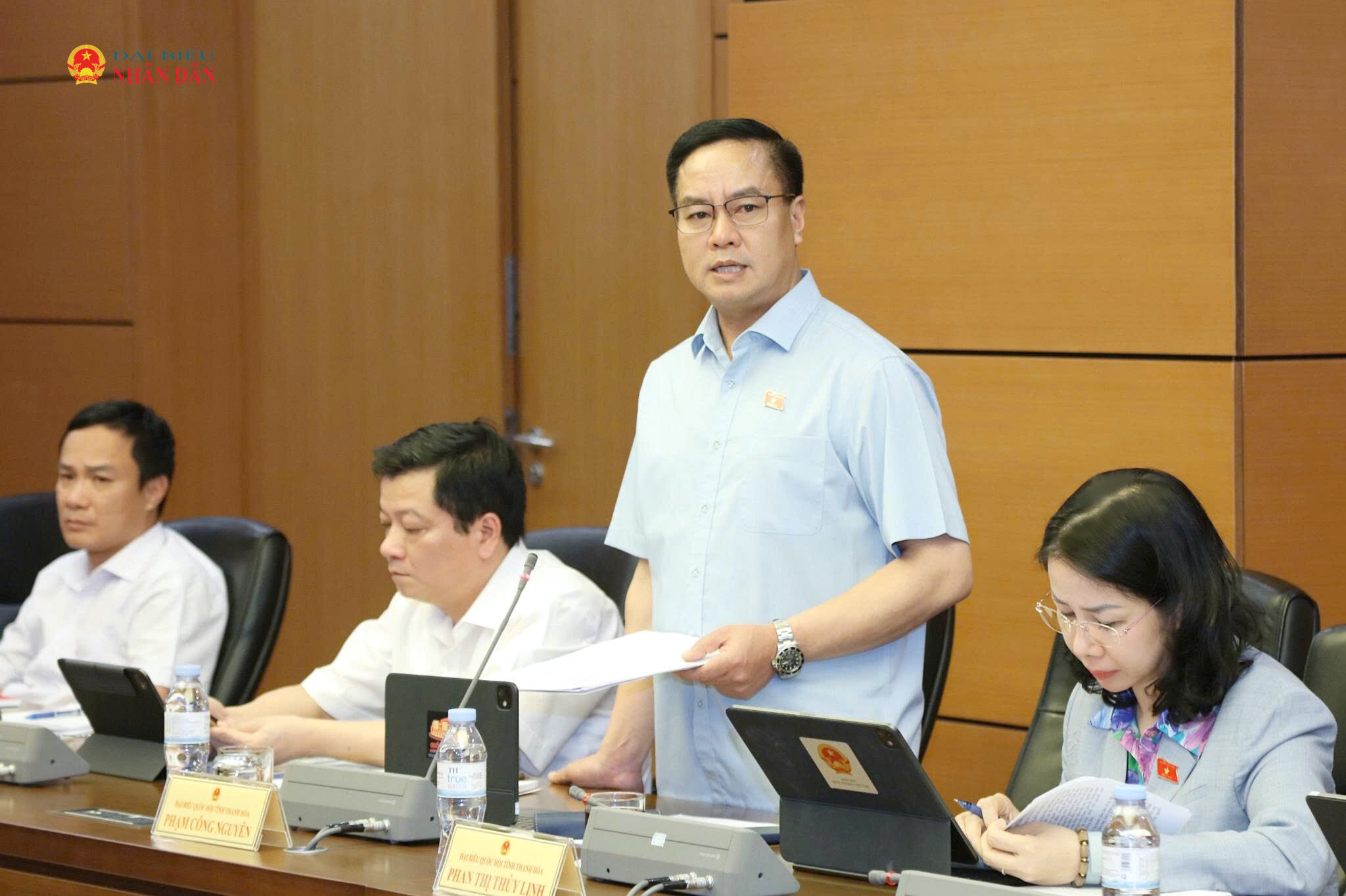 ĐBQH Phạm Công Nguyên (Thanh Hóa) phát biểu thảo luận tại tổ
