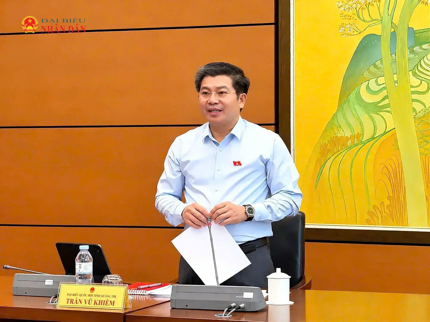 Trưởng Đoàn ĐBQH tỉnh Quảng Trị Trần Vũ Khiêm phát biểu thảo luận tại Tổ 4, chiều 20/10
