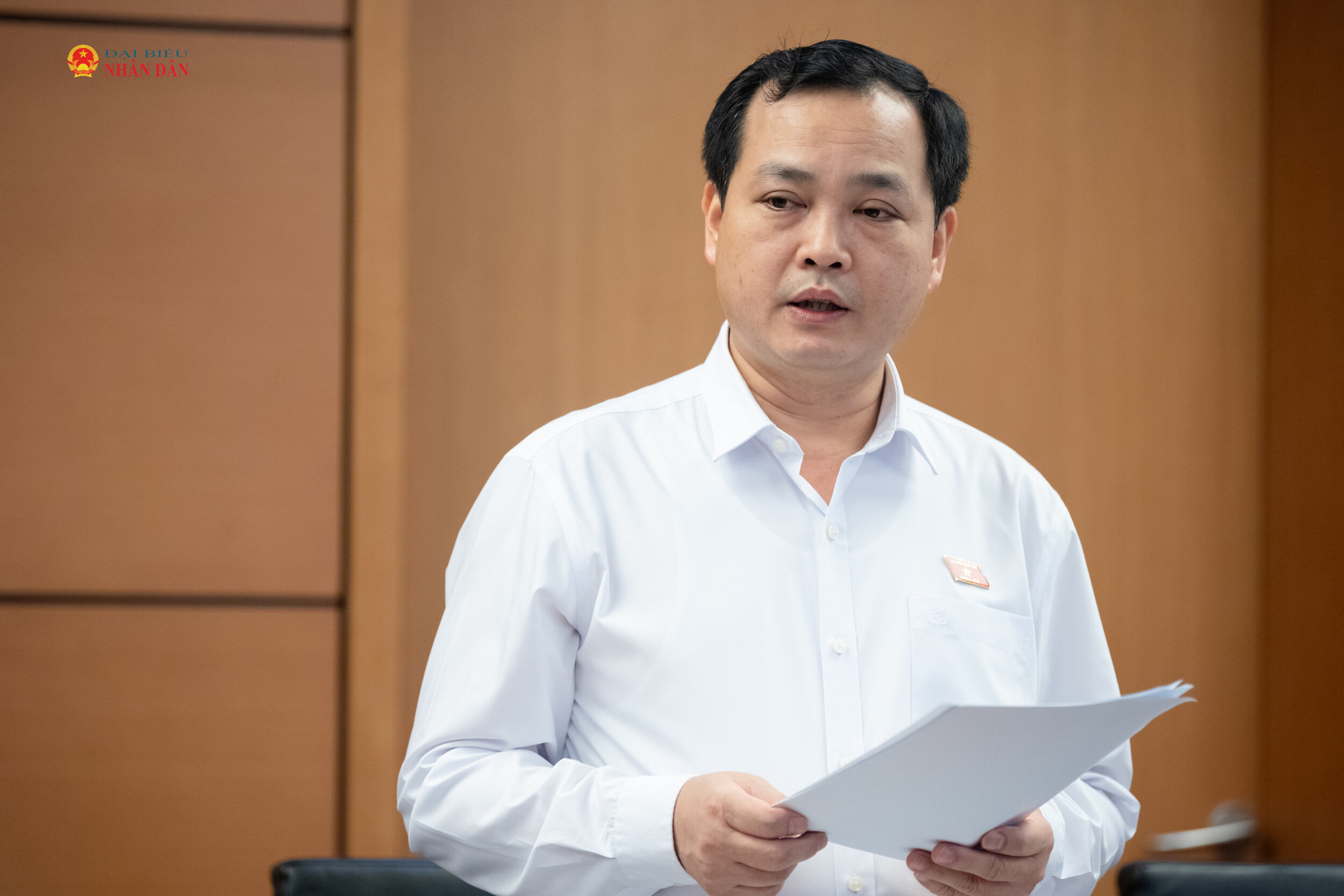 ĐBQH Lê Văn Đông (TP. Hồ Chí Minh) phát biểu thảo luận tại tổ. Ảnh: Phạm Thắng