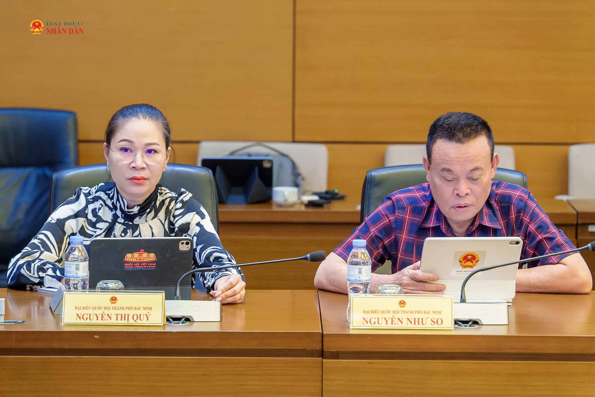 Các đại biểu tham dự phiên thảo luận tại Tổ 7. Ảnh: Tiến Cường