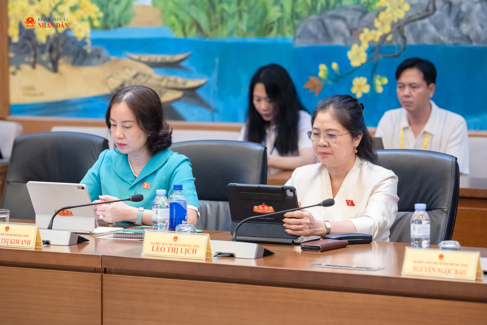 Các đại biểu tham dự phiên thảo luận tại Tổ 7. Ảnh: Phạm Thắng