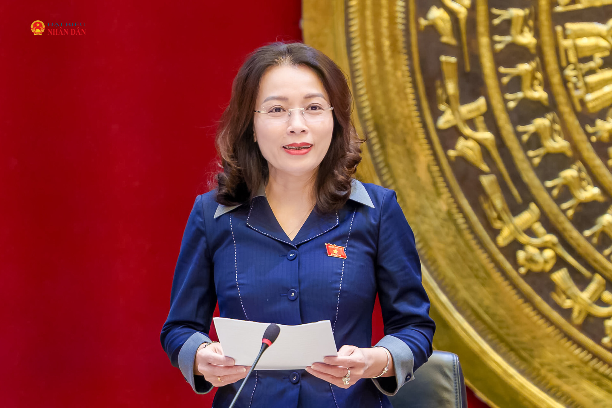 Trưởng Đoàn ĐBQH TP. Bắc Ninh Nguyễn Thị Hương phát biểu. Ảnh: Tiến Cường