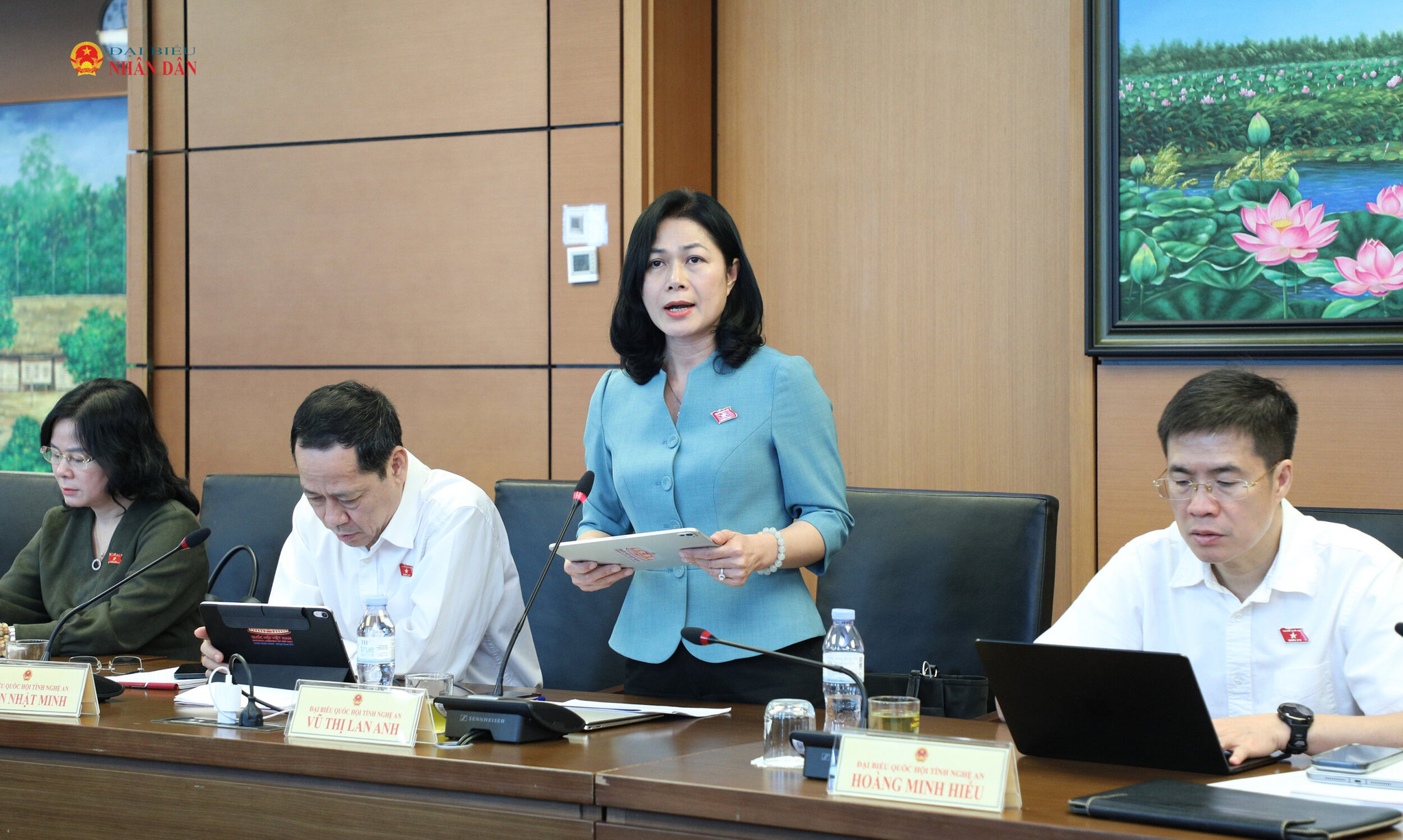 ĐBQH Vũ Thị Lan Anh (Nghệ An)