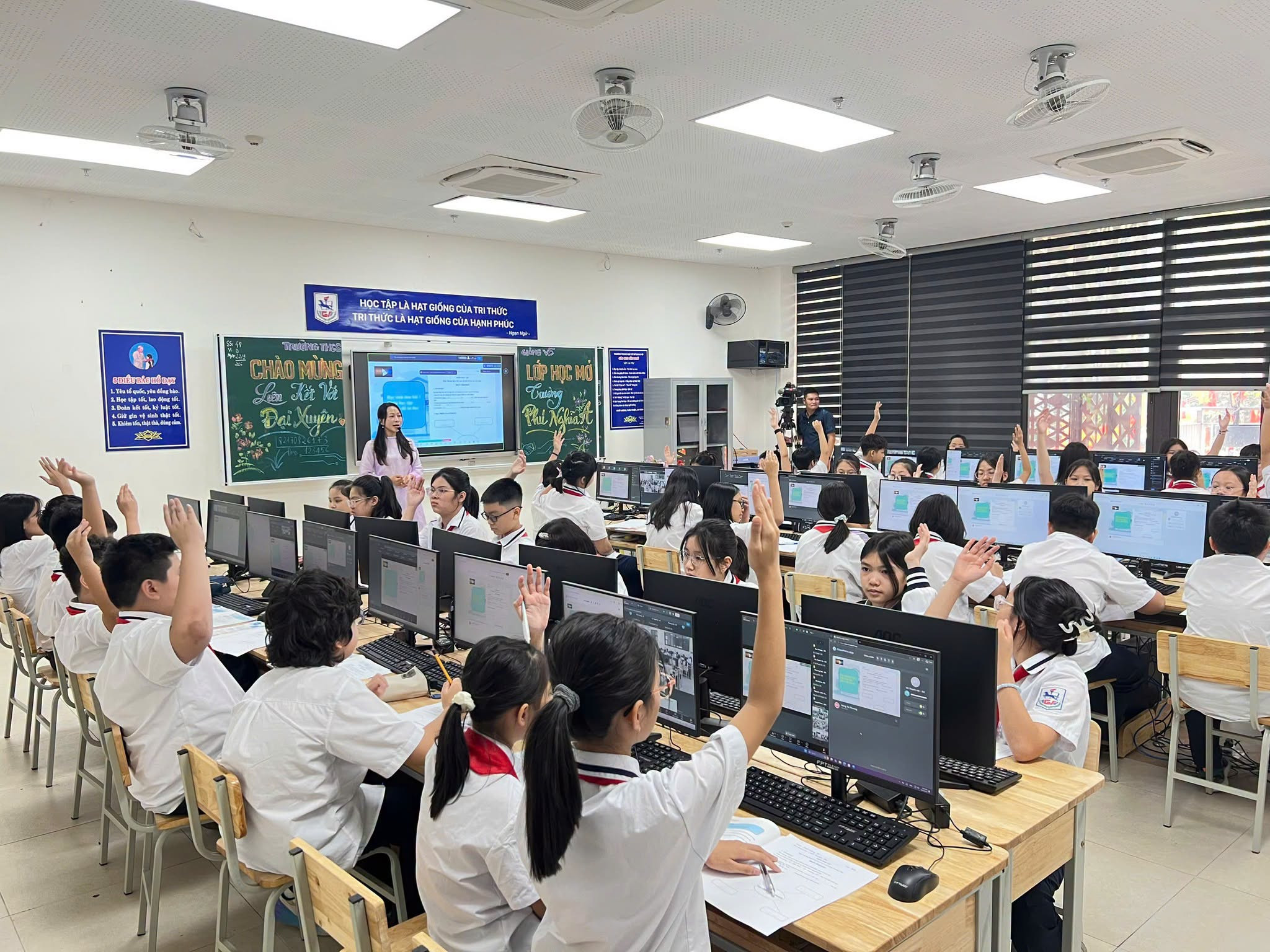 Gallery - Nhìn lại những sự kiện "nóng" của giáo dục tuần qua - image 7