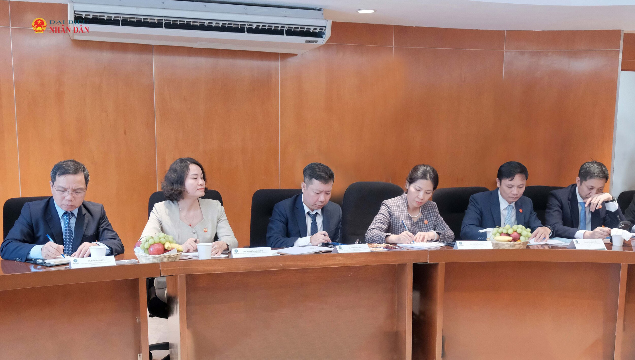 Đoàn đại biểu VPQH Việt Nam tại buổi làm việc với các cơ quan chuyên môn của Hạ viện Mexico
