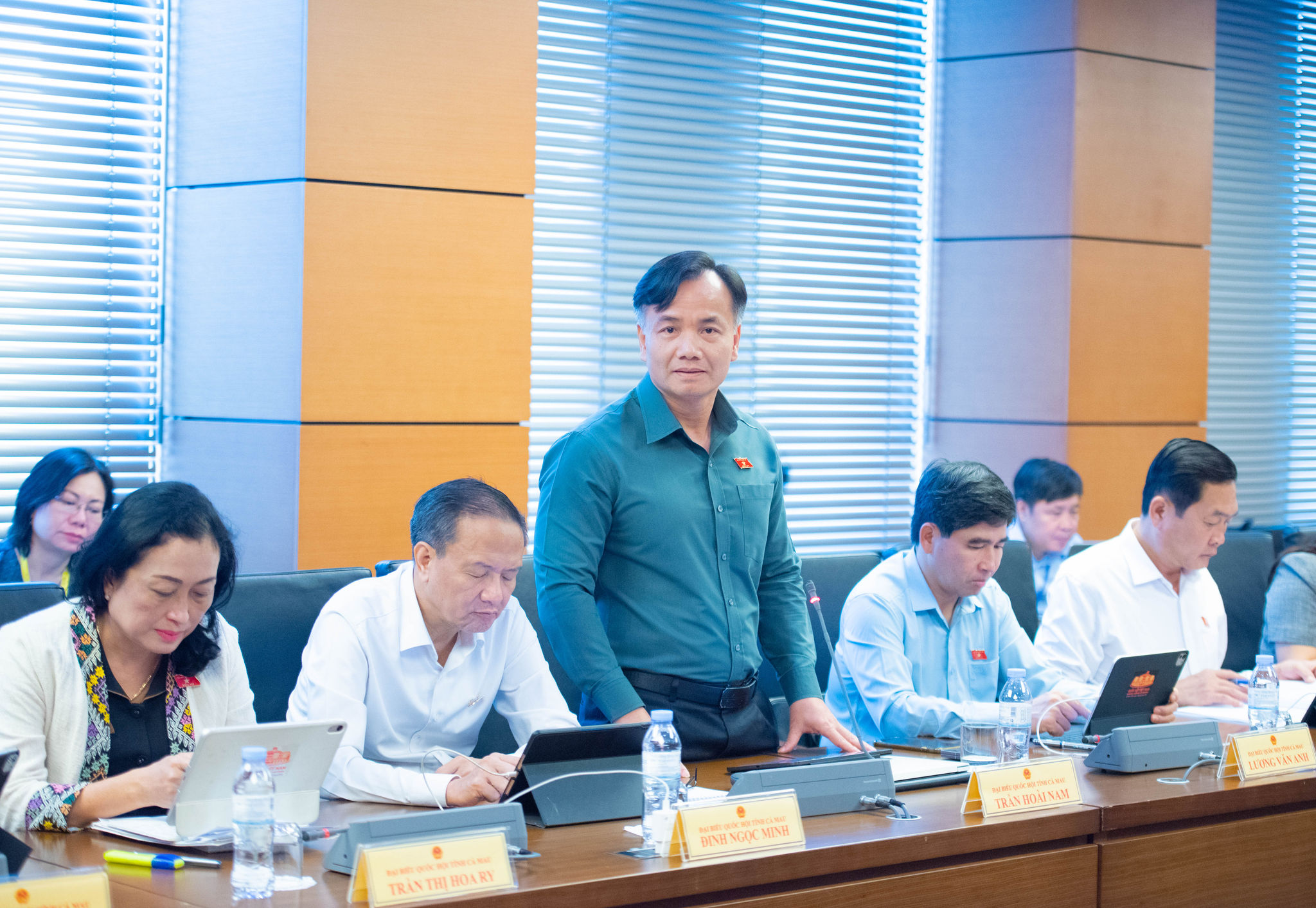 ĐBQH Trần Hoài Nam (Cà Mau).Ảnh Xuân Quý (2)