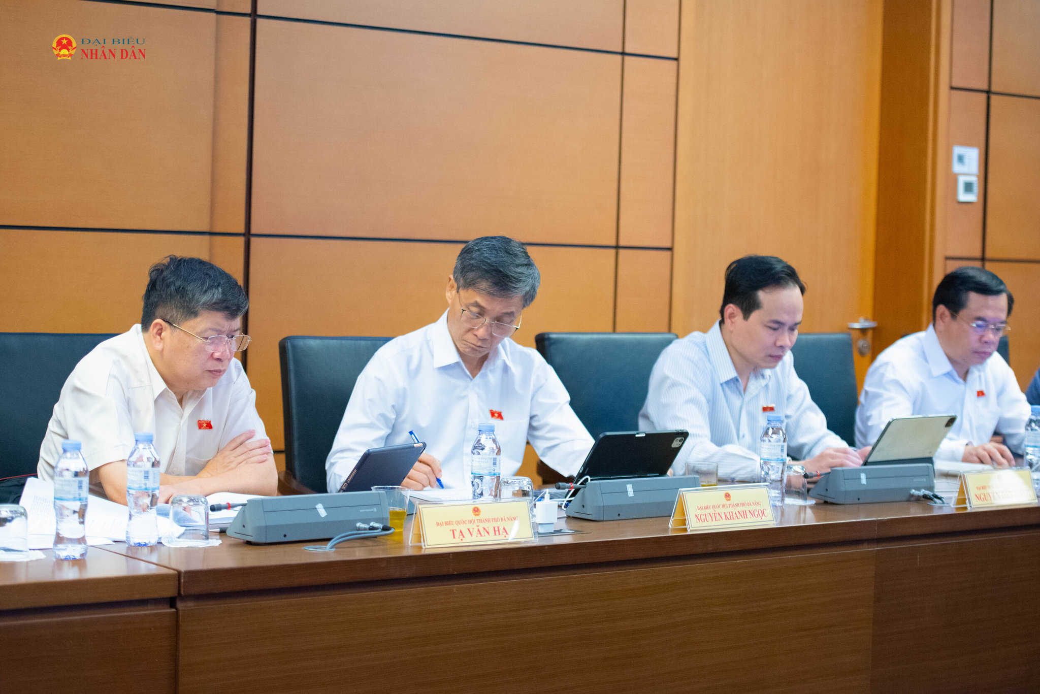 Đoàn ĐBQH TP.Đà Nẵng. Ảnh Xuân Quý (3)