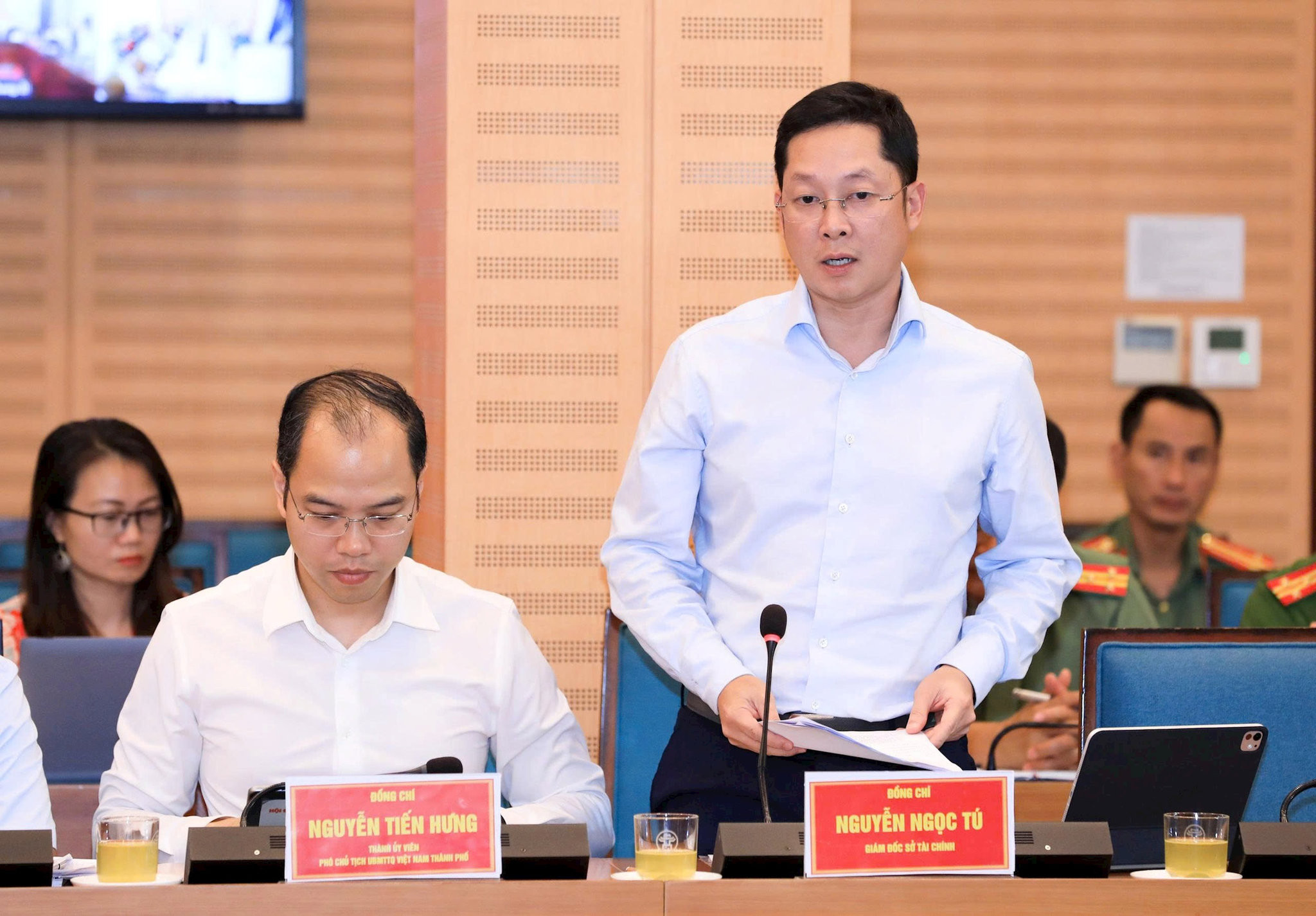 Đại diện lãnh đạo các đơn vị phát biểu tại cuộc họp chiều 20-10