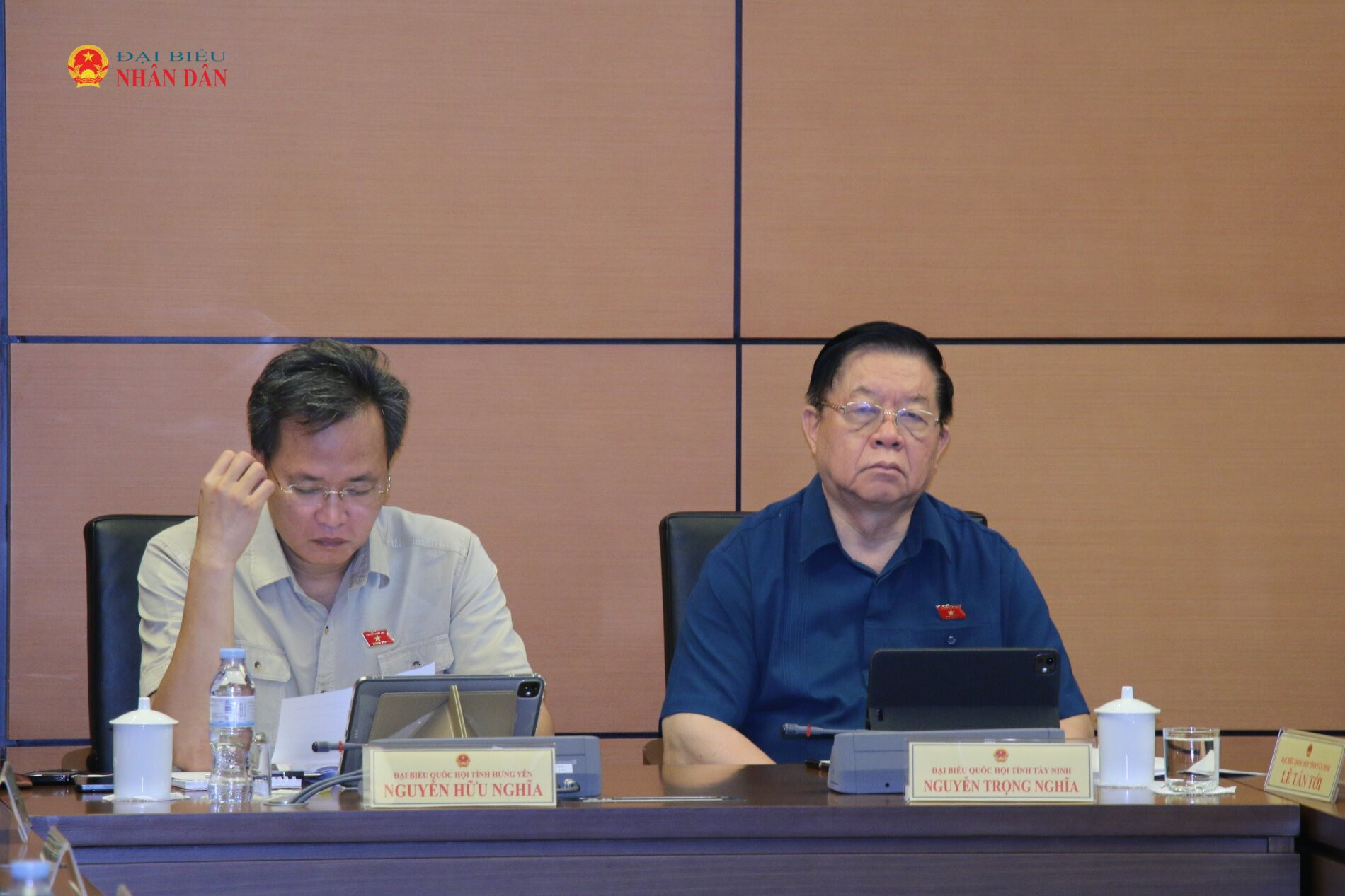 Các đại biểu tham dự thảo luận tổ