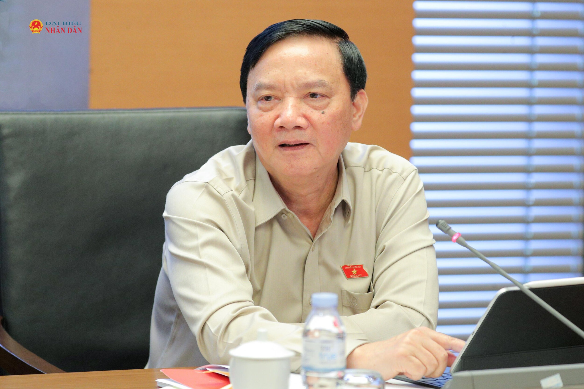 Phó Chủ tịch Quốc hội Nguyễn Khắc Định (Khánh Hòa) phát biểu. Ảnh Hồ Long