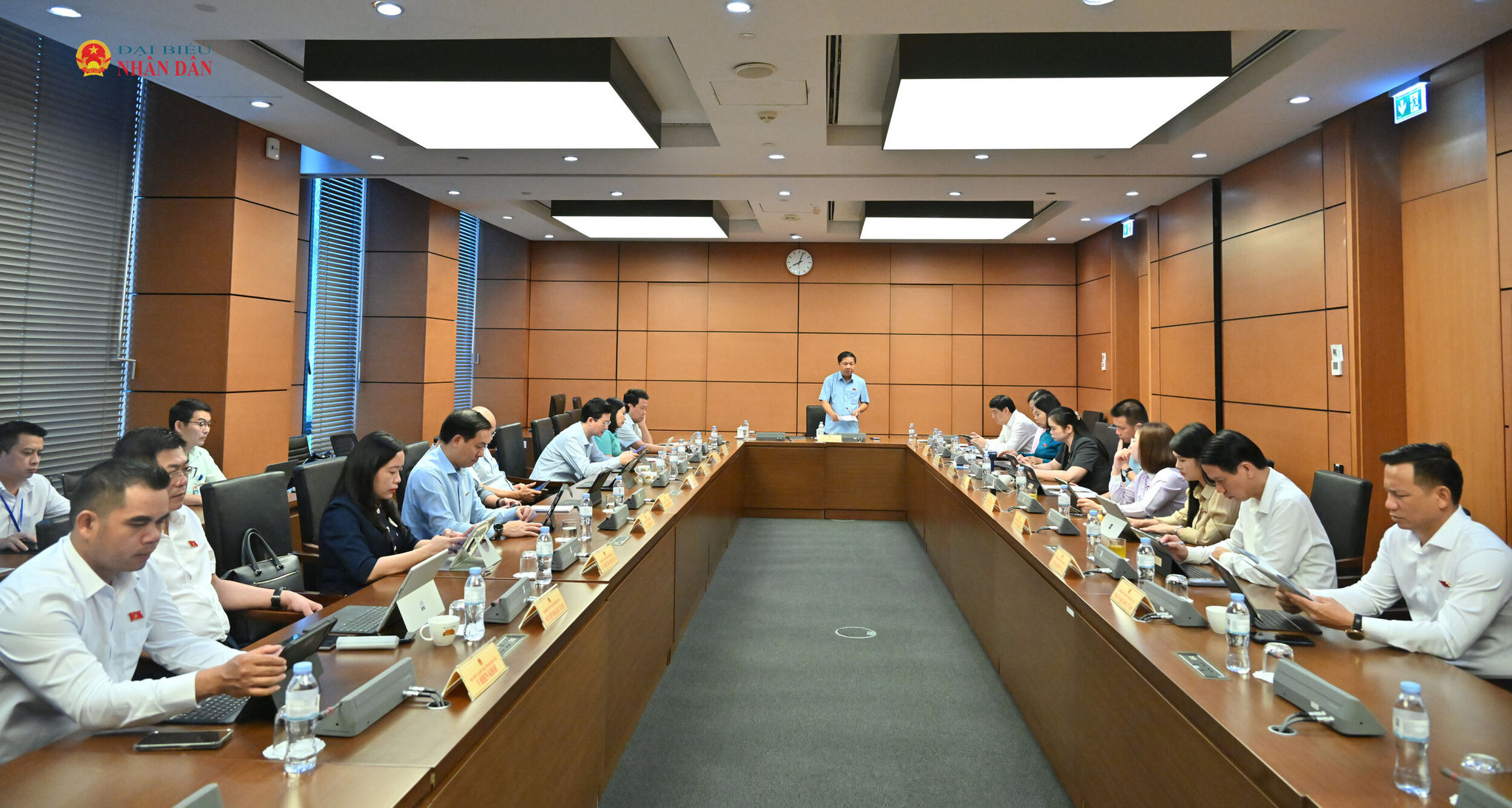 Toàn cảnh phiên thảo luận ở Tổ 14 sáng 20.10.