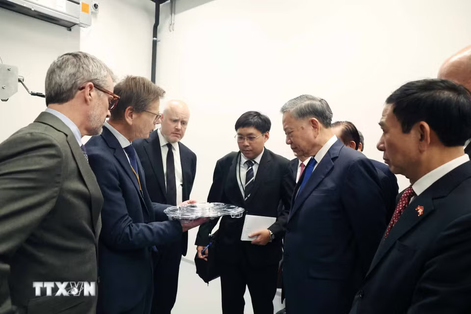 Tổng Bí thư, Chủ tịch nước Tô Lâm cùng Nhà Vua Đan Mạch Frederik X thăm Viện nghiên cứu Niels Bohr, thuộc Đại học Copenhagen
