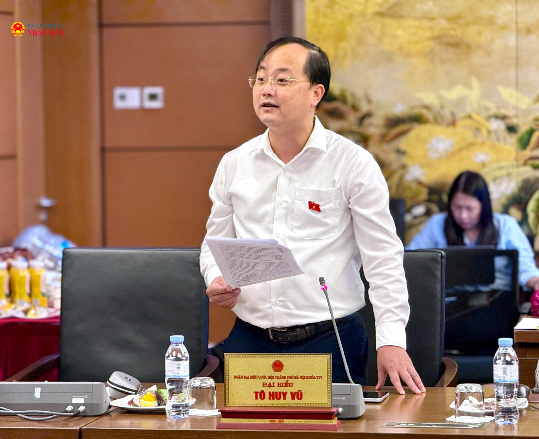 ĐBQH Tô Huy Vũ (Hà Nội) phát biểu thảo luận tại Tổ 1