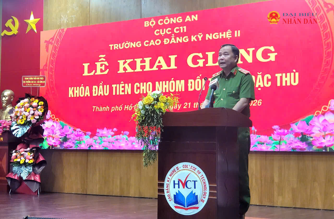 Cục trưởng Cục C11 - Bộ Công an, Trung tướng Trần Văn Thiện phát biểu tại lễ khai giảng