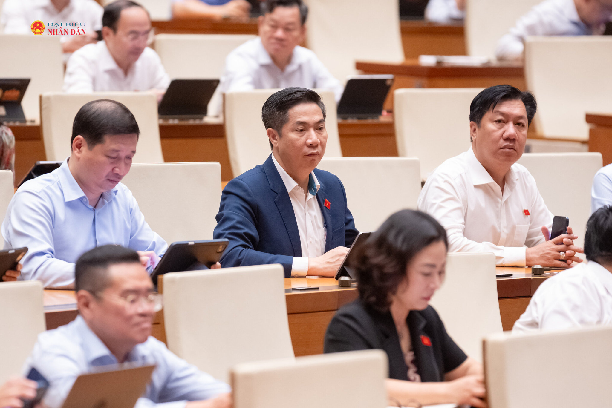 Các đại biểu tham dự phiên họp. Ảnh: Phạm Thắng