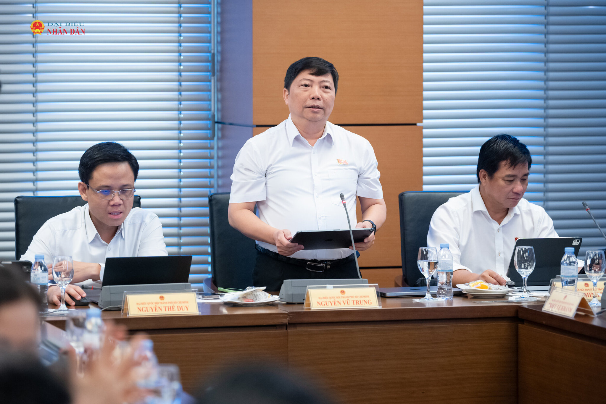 ĐBQH Nguyễn Vũ Trung (TP. Hồ Chí Minh) phát biểu. Ảnh: Phạm Thắng