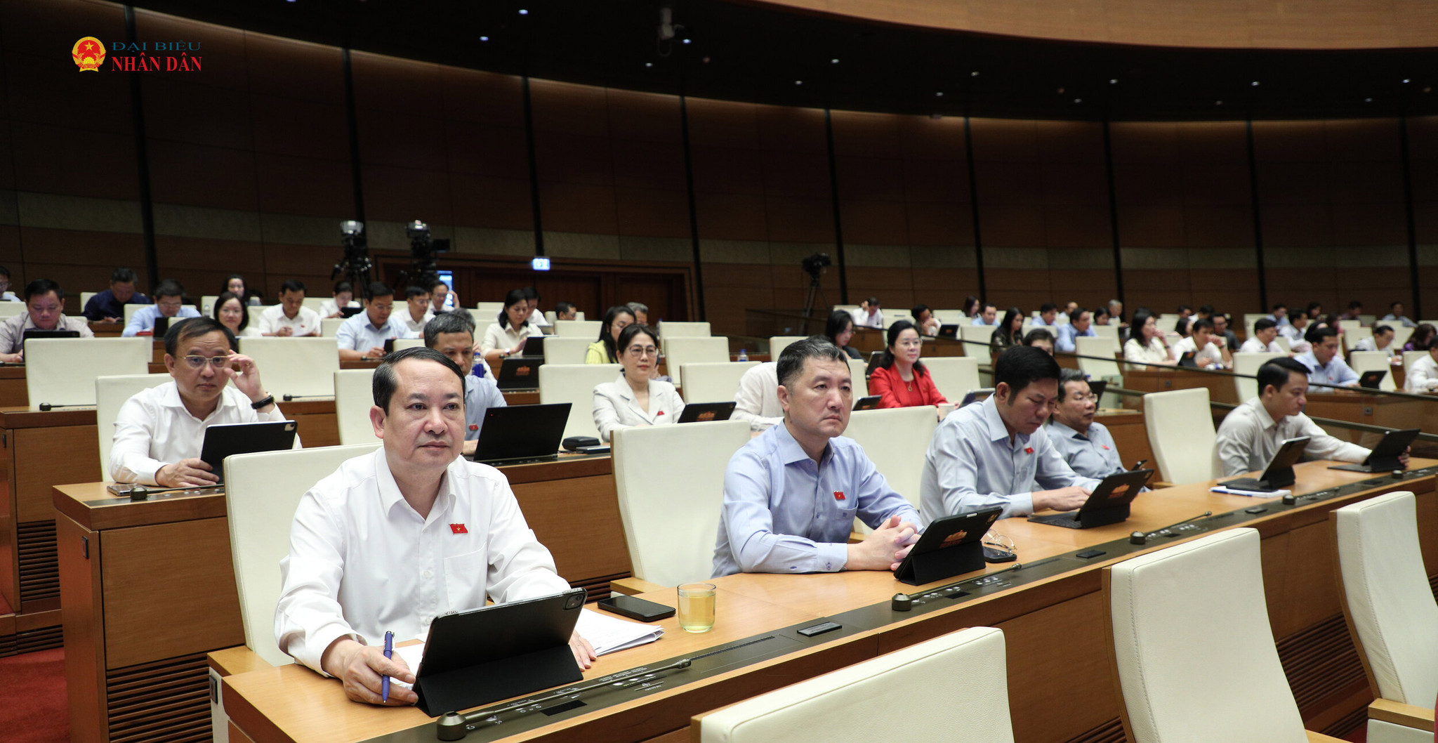 Các đại biểu tham dự phiên họp