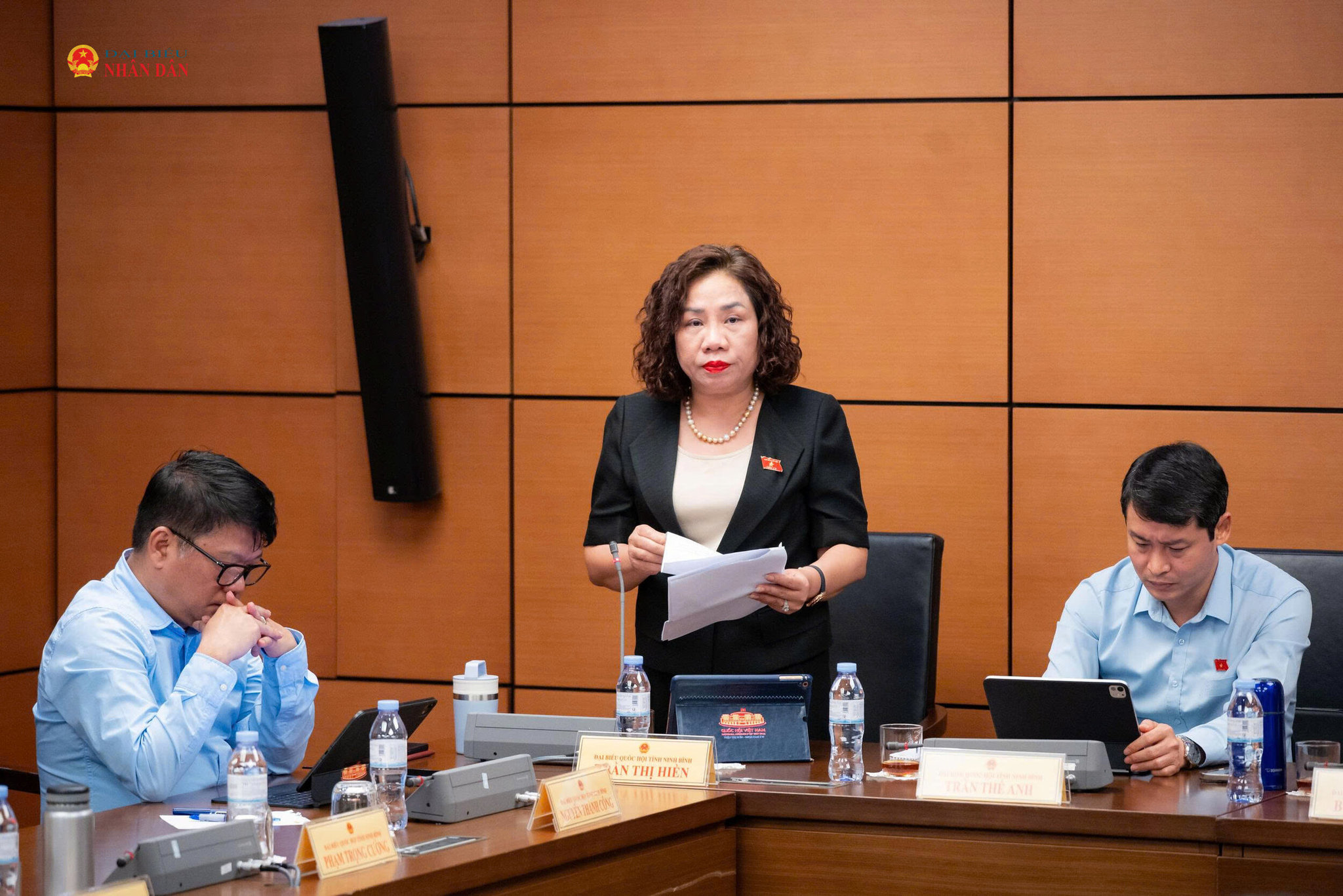 ĐBQH Trần Thị Hiền (Ninh Bình) phát biểu ảnh: Trọng Hiếu