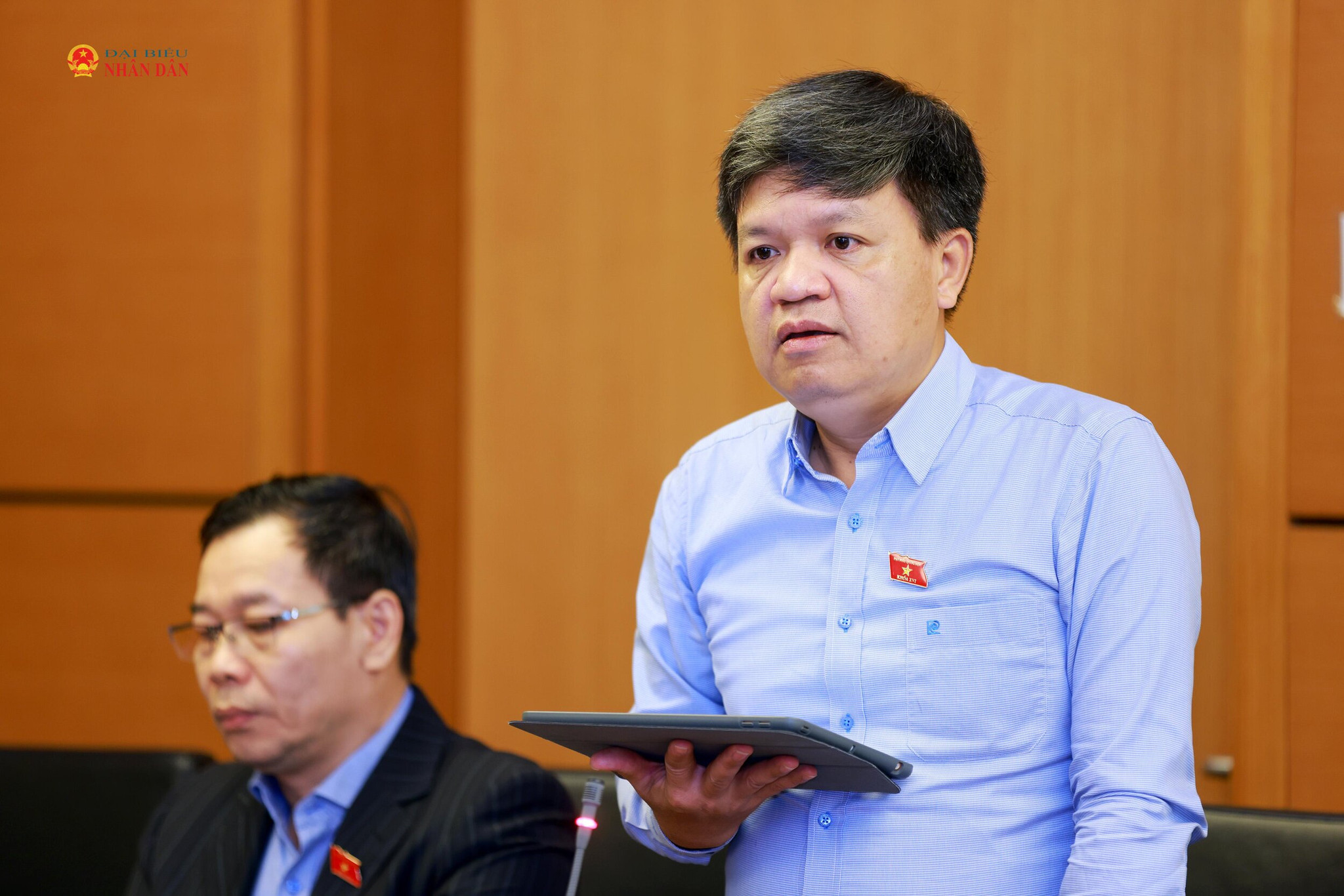 ĐBQH Tạ Đình Thi (Hà Nội) phát biểu thảo luận tại Tổ 1