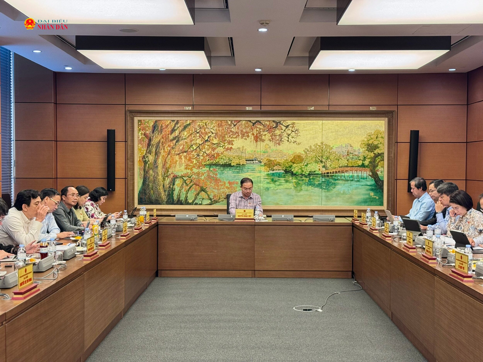 Quang cảnh thảo luận Tổ 1 (Hà Nội). Ảnh: Phi Long