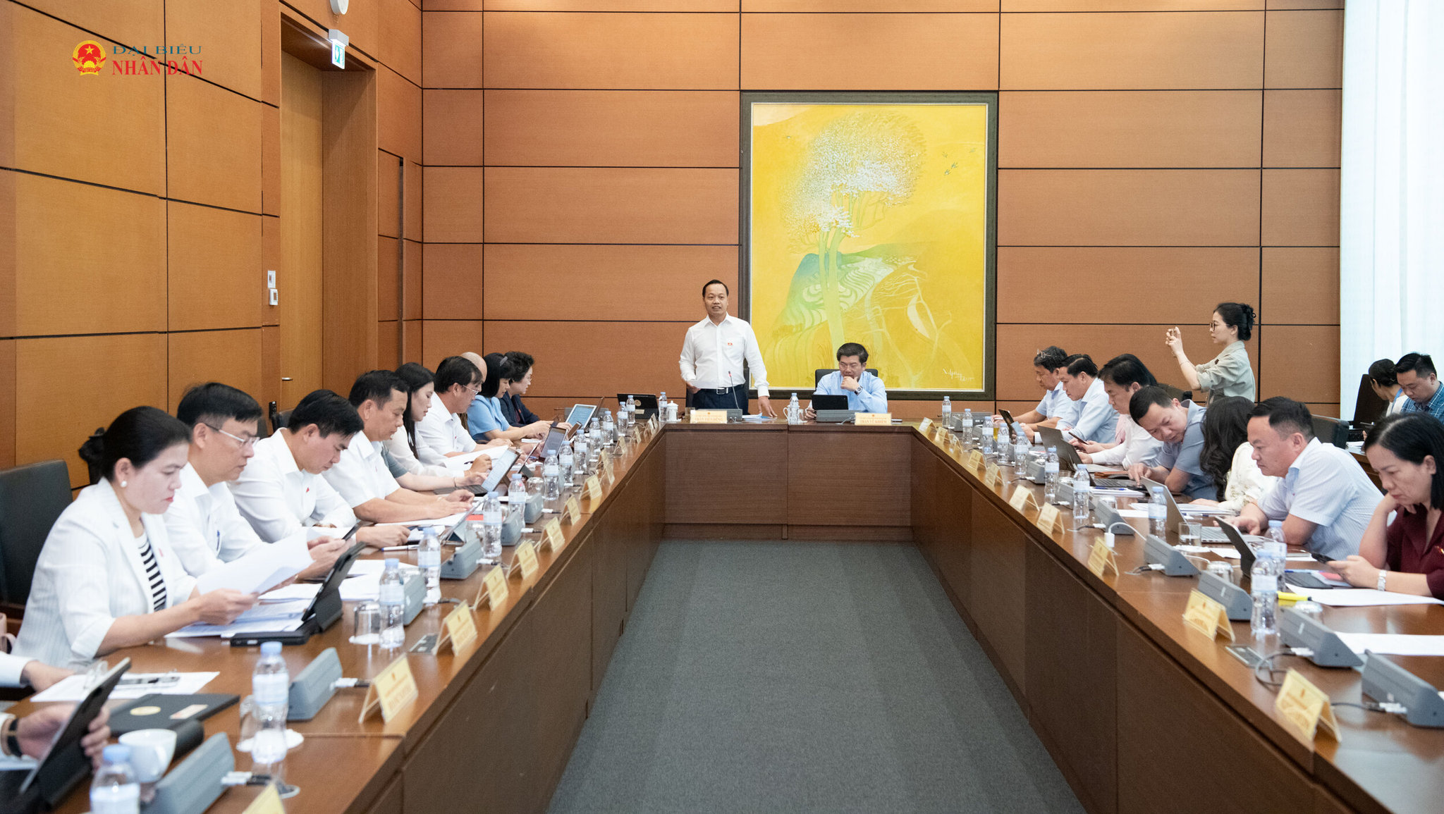 Quang cảnh thảo luận tại Tổ 4