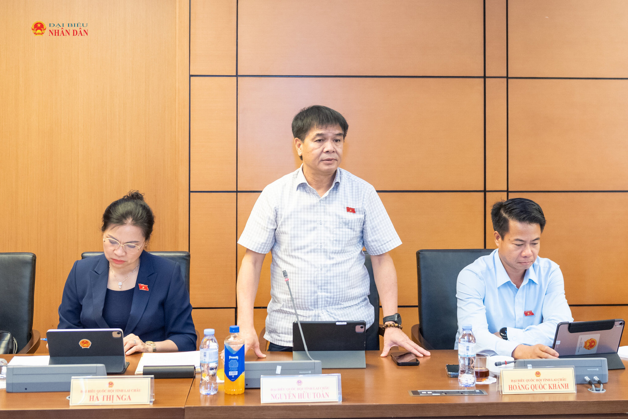 ĐBQH Nguyễn Hữu Toàn (Lai Châu) phát biểu
