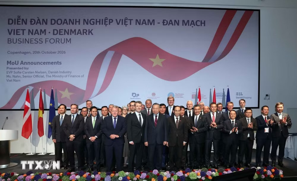 Tổng Bí thư, Chủ tịch nước Tô Lâm và Nhà Vua Đan Mạch Frederik X cùng đại diện các doanh nghiệp dự Diễn đàn doanh nghiệp Việt Nam - Đan Mạch. (