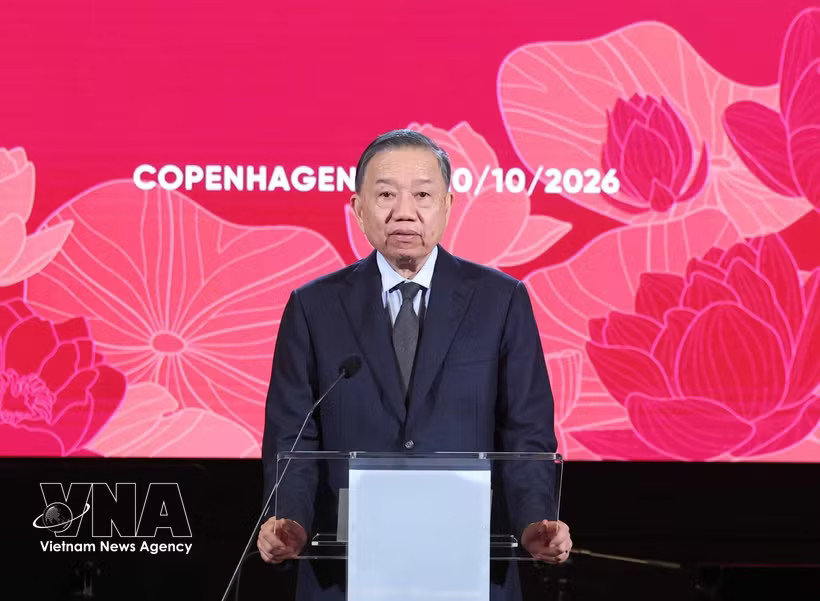 General Secretary of the Communist Party of Vietnam Central Committee and President To Lam speaks at the friendship concert celebrating the 55th anniversary of diplomatic relations between Vietnam and Denmark in Copenhagen on October 20 evening. Photo: VNA 