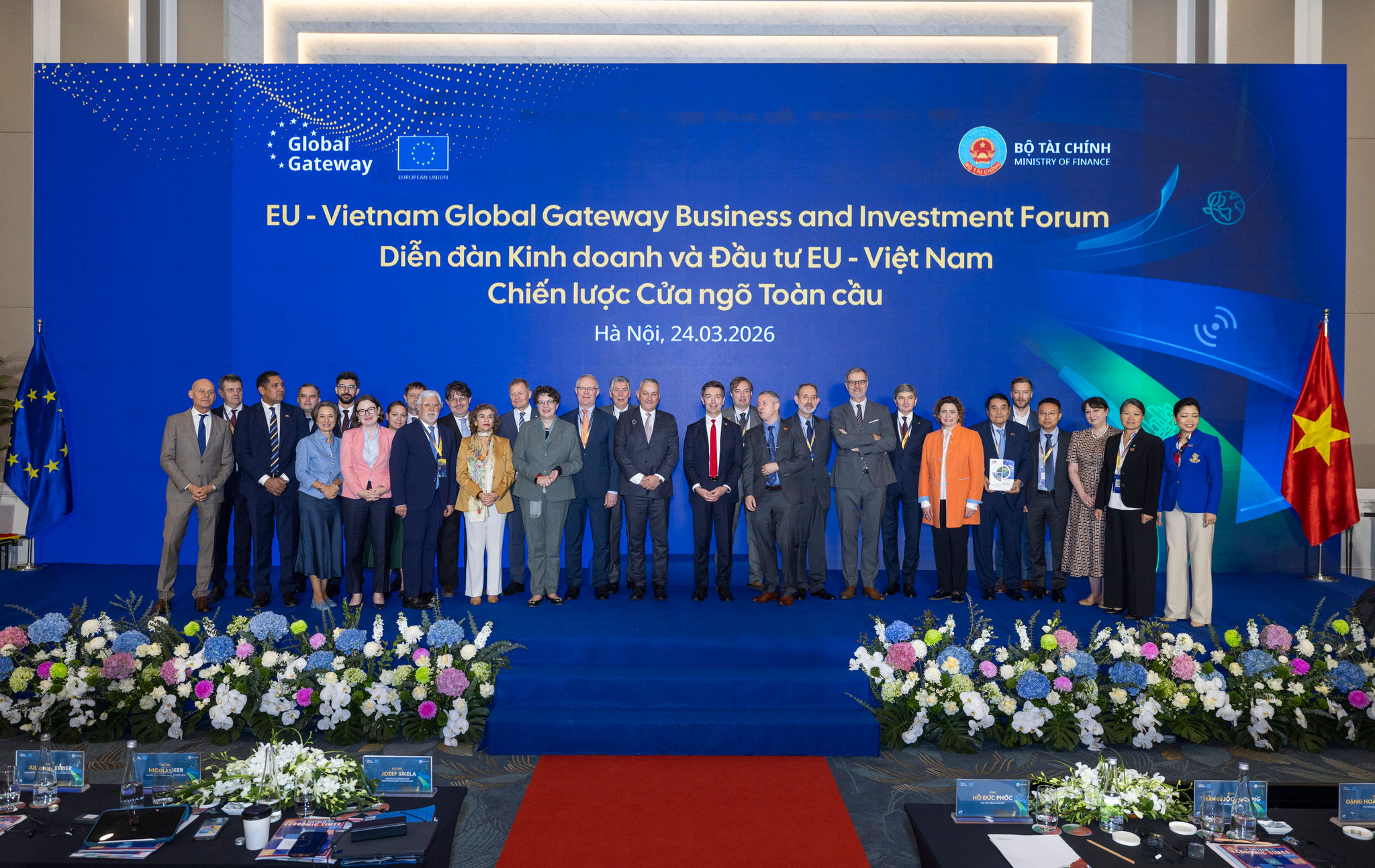Các đại biểu và lãnh đạo cấp cao tham dự Diễn đàn Đầu tư và Kinh doanh Cổng Toàn cầu EU-Việt Nam vào tháng 3/2026 với nội dung trọng tâm về hợp tác chuyển đổi xanh