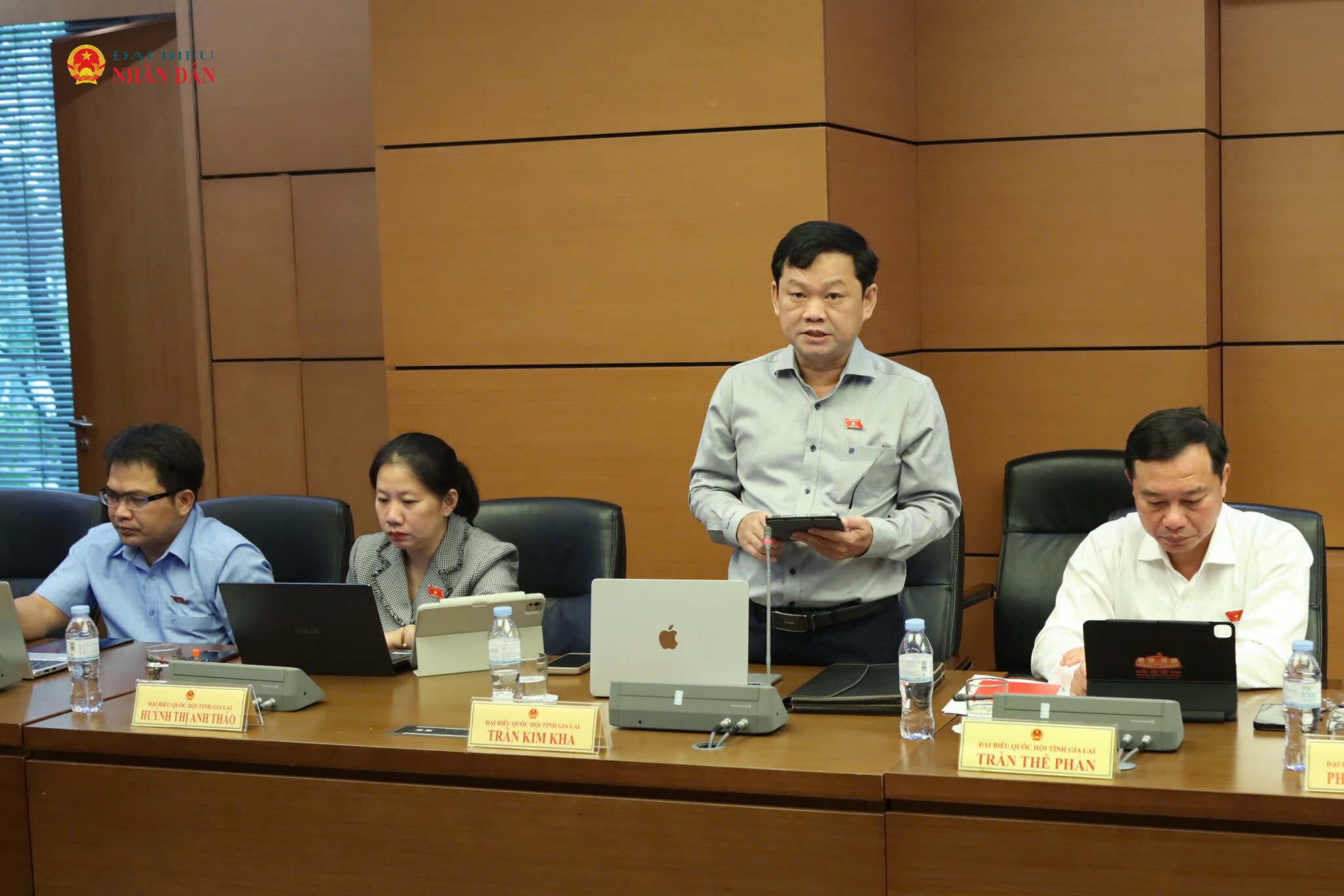 ĐBQH Trần Kim Kha (Gia Lai) phát biểu thảo luận tổ