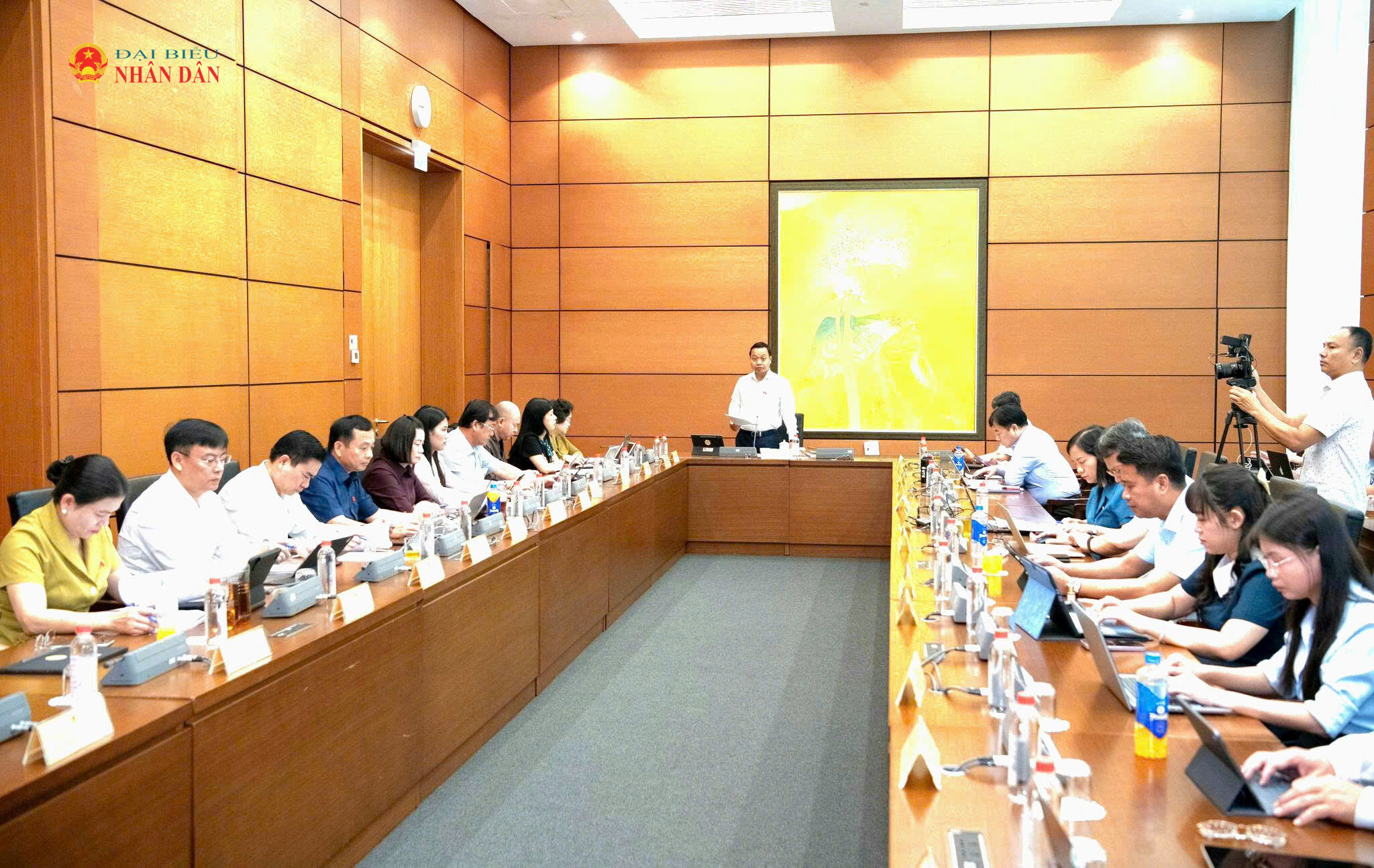 Quang cảnh thảo luận tại Tổ 4