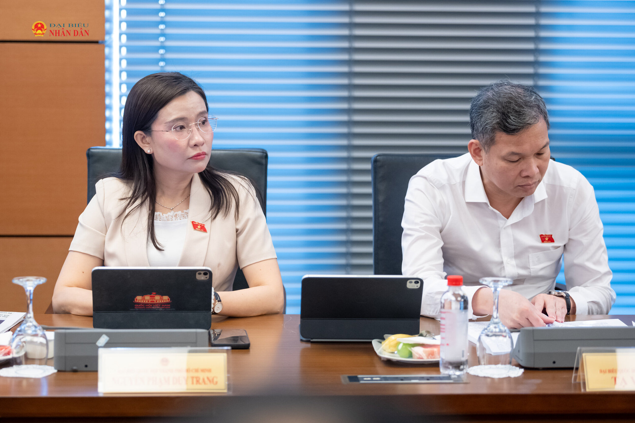 Đại biểu tham dự phiên thảo luận tại Tổ 2. Ảnh: Phạm Thắng