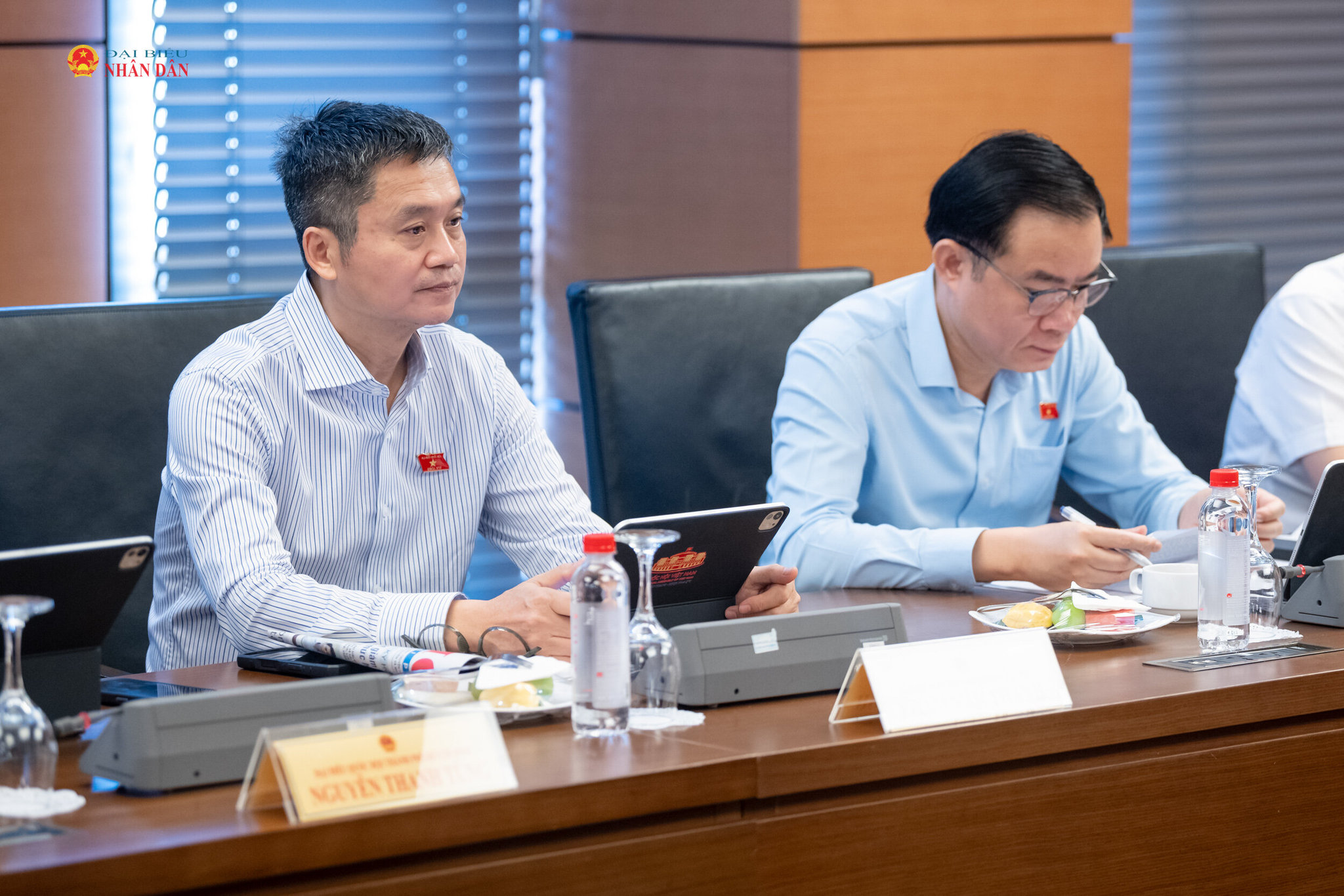 Đại biểu tham dự phiên thảo luận tại Tổ 2. Ảnh: Phạm Thắng