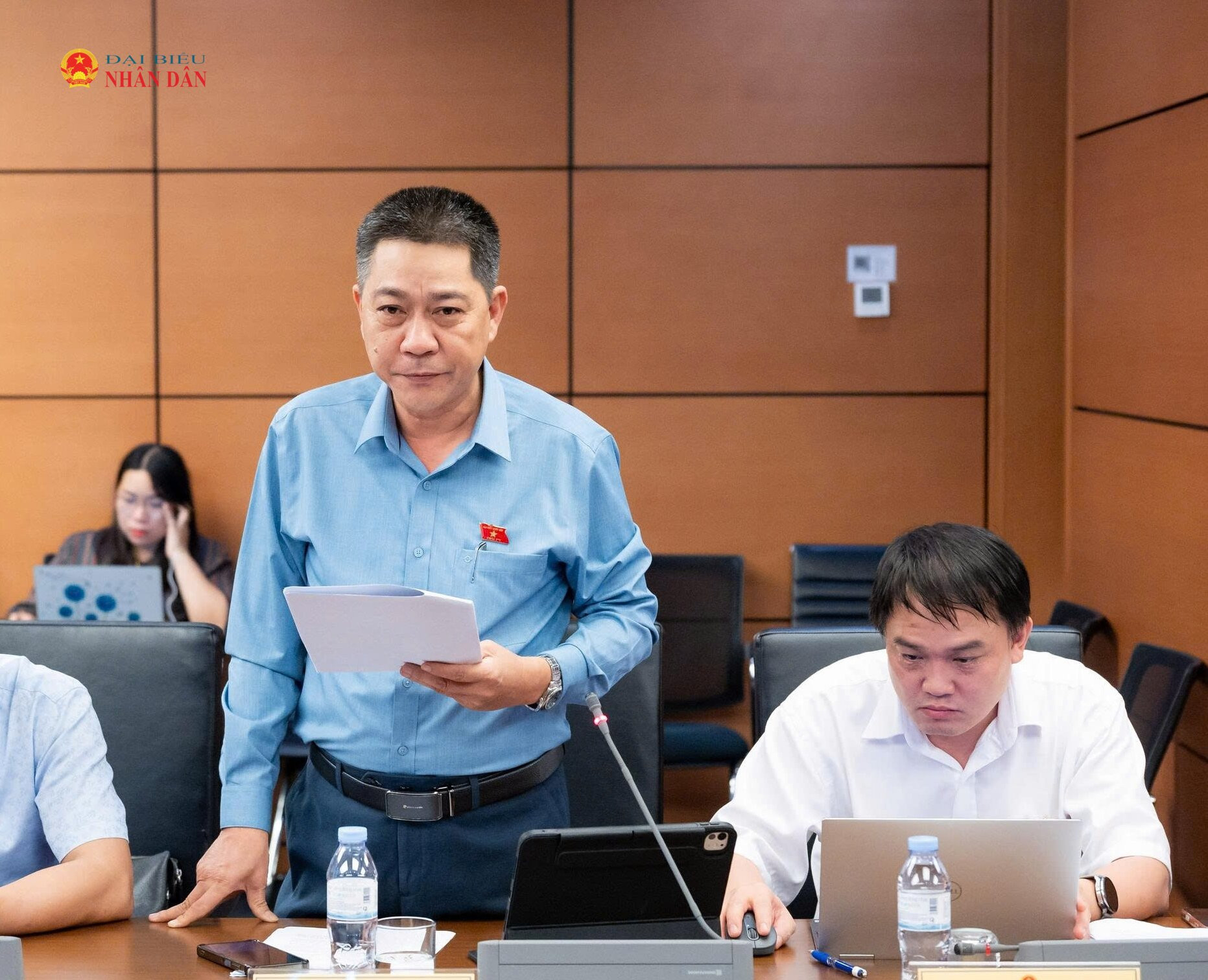 ĐBQH Nguyễn Tiến Nam (thành phố Huế) phát biểu