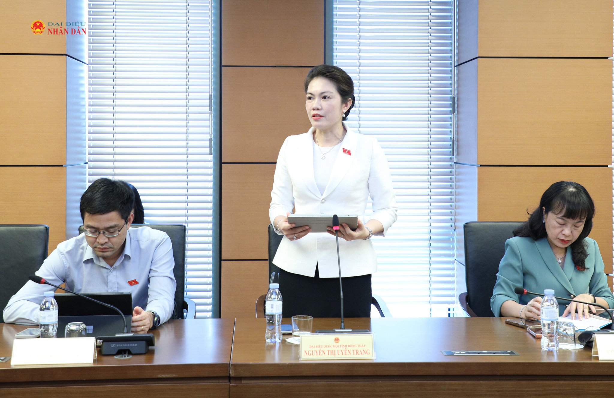 ĐBQH Nguyễn Thị Uyên Trang (Đồng Tháp) phát biểu