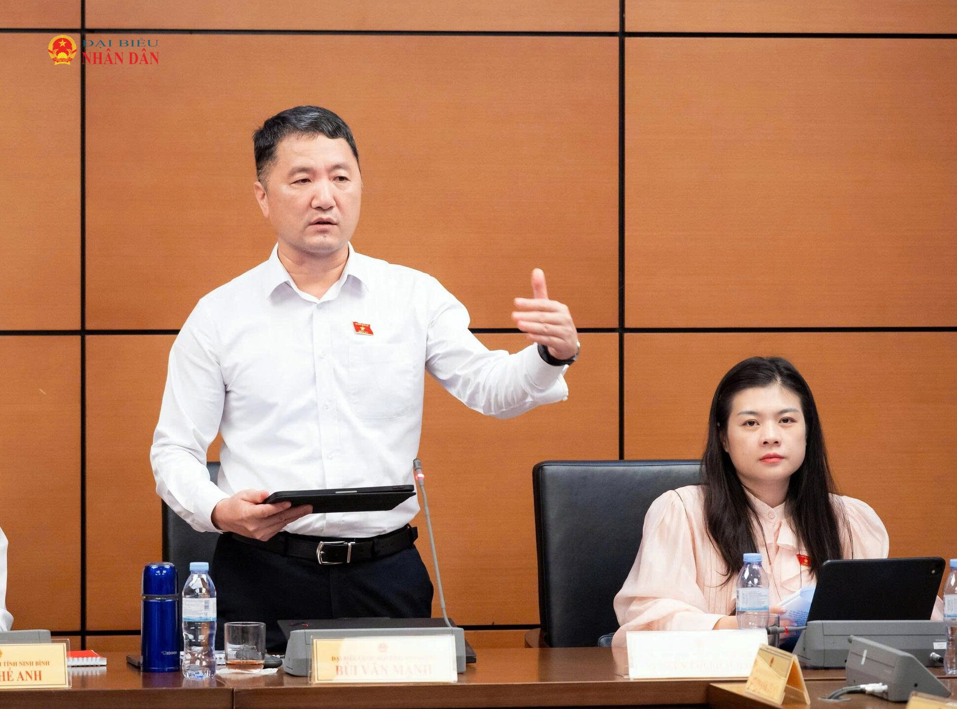 ĐBQH Bùi Văn Mạnh (Ninh Bình) phát biểu