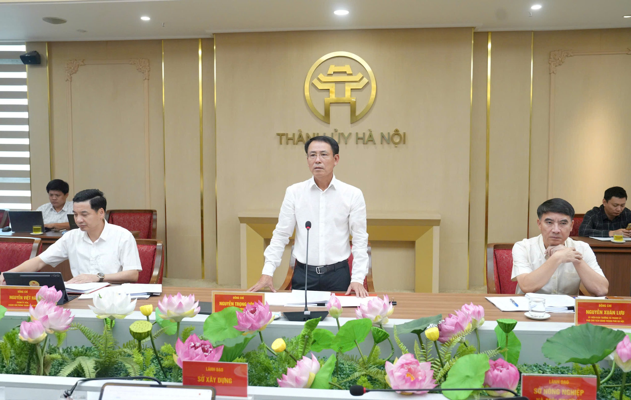 Phó Bí thư Thường trực Thành ủy Hà Nội Nguyễn Trọng Đông phát biểu kết luận buổi làm việc. Ảnh Phạm Hùng