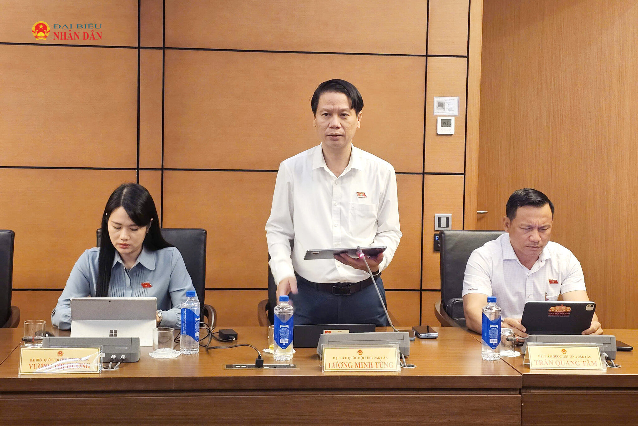 ĐBQH Lương Minh Tùng (Đắk Lắk) phát biểu