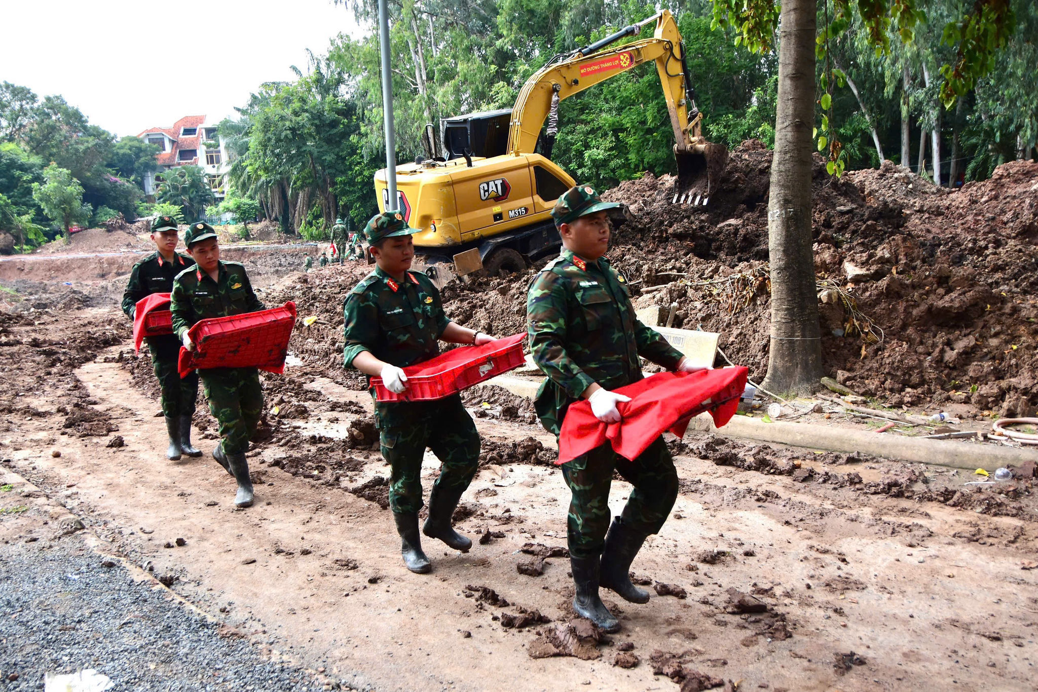 Từ ngày 23/6 đến hết ngày 22/10, các lực lượng đã phát hiện, quy tập được 810 hài cốt liệt sĩ tại Công viên Lê Thị Riêng