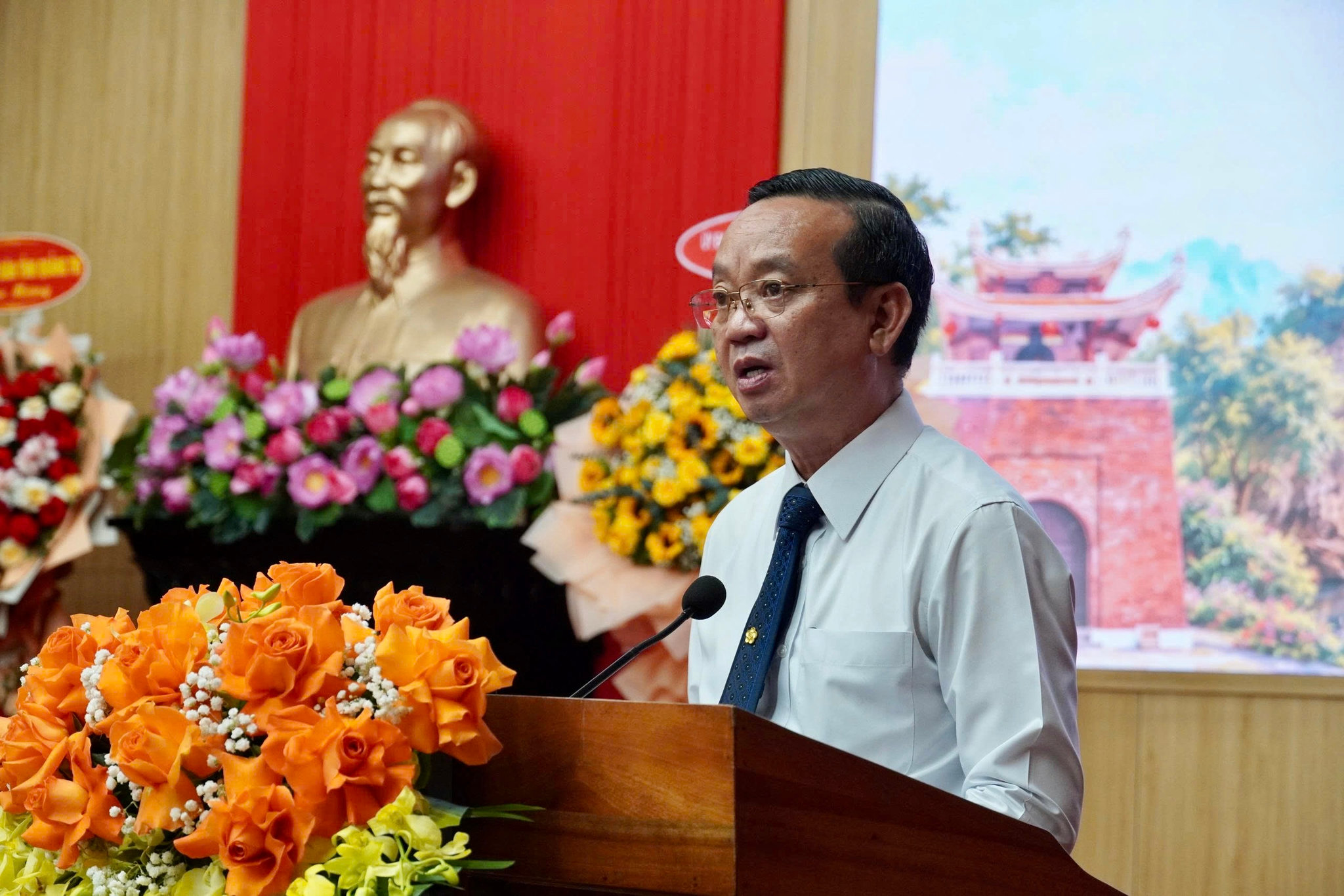 Phó chủ tịch UBND thành phố Hồ Chí Minh Bùi Minh Thạnh phát biểu tại buổi lễ